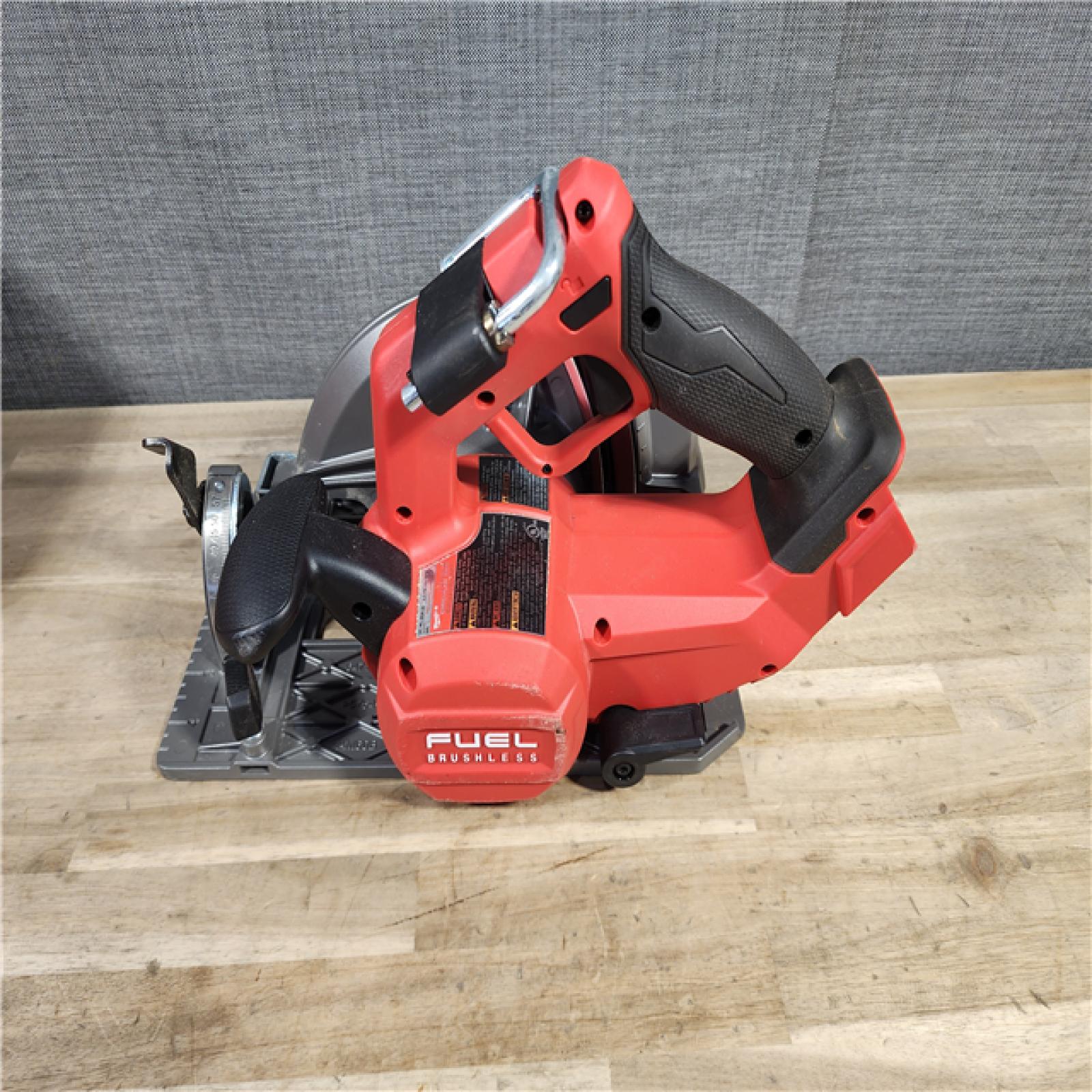 HOUSTON LOCATION - AS-IS Milwaukee M18 FUEL 7-1/4 Inch Circular Saw (Bare Tool)