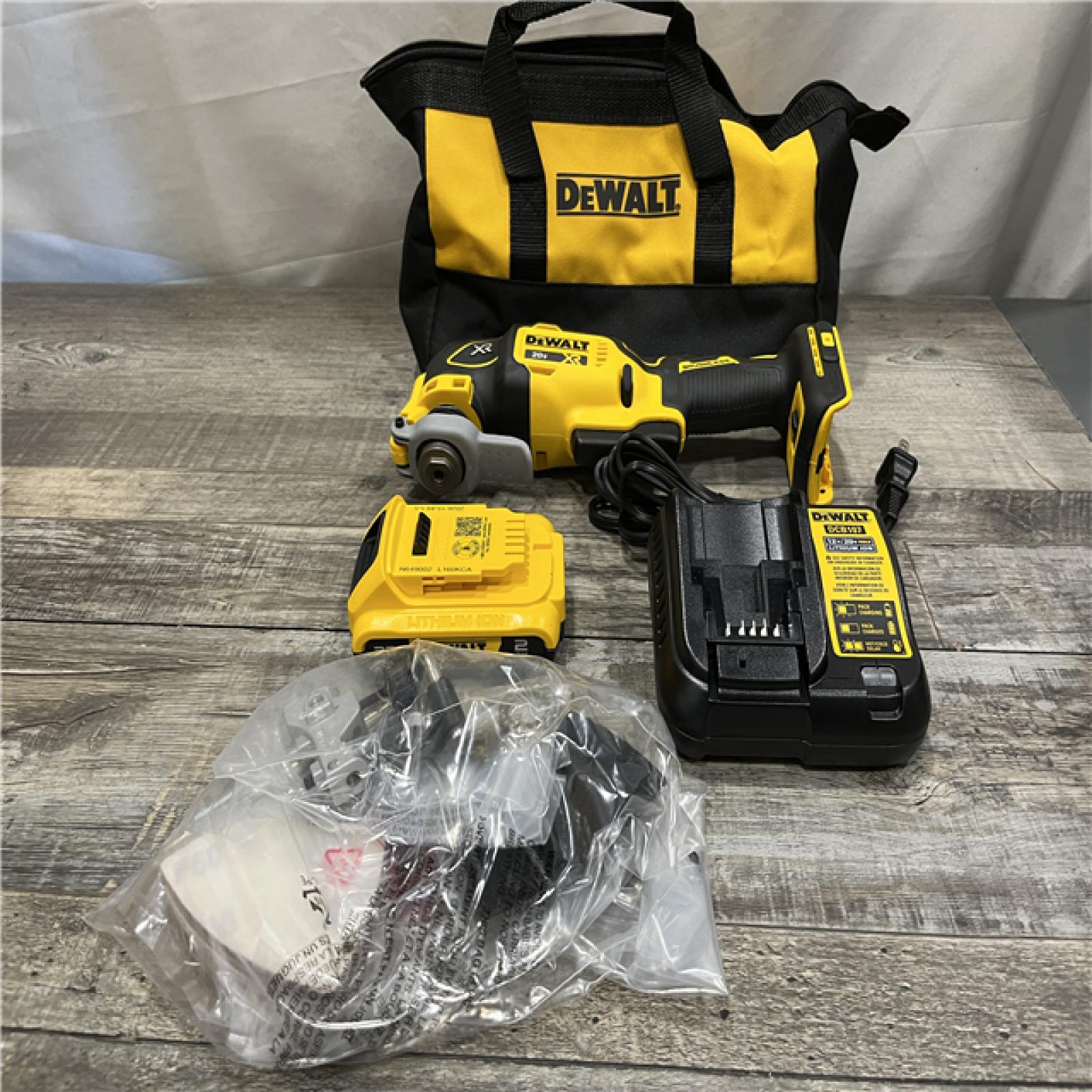 AS-IS DEWALT 20V MAX Lithium-Ion Cordless Oscillating Tool Kit
