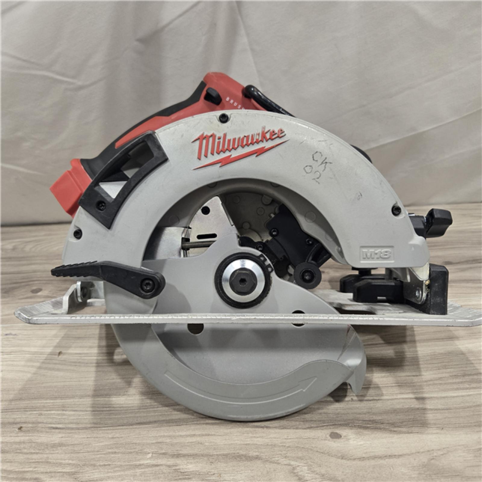 AS-IS Milwaukee 7-1/4 18V Circular Saw 2631-20 (Bare Tool)