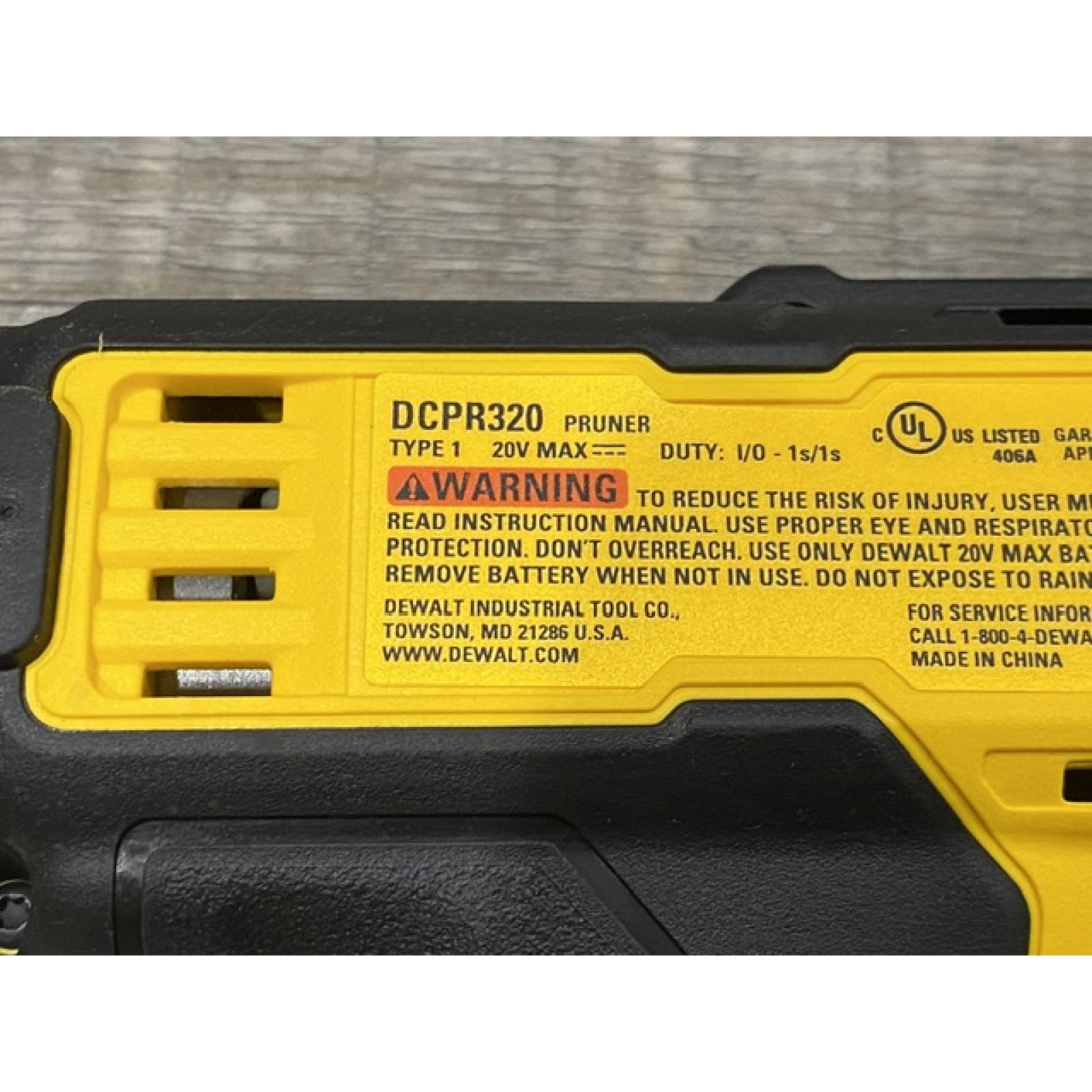 AS-IS DEWALT 20V MAX Cordless Battery Powered Pruner Kit