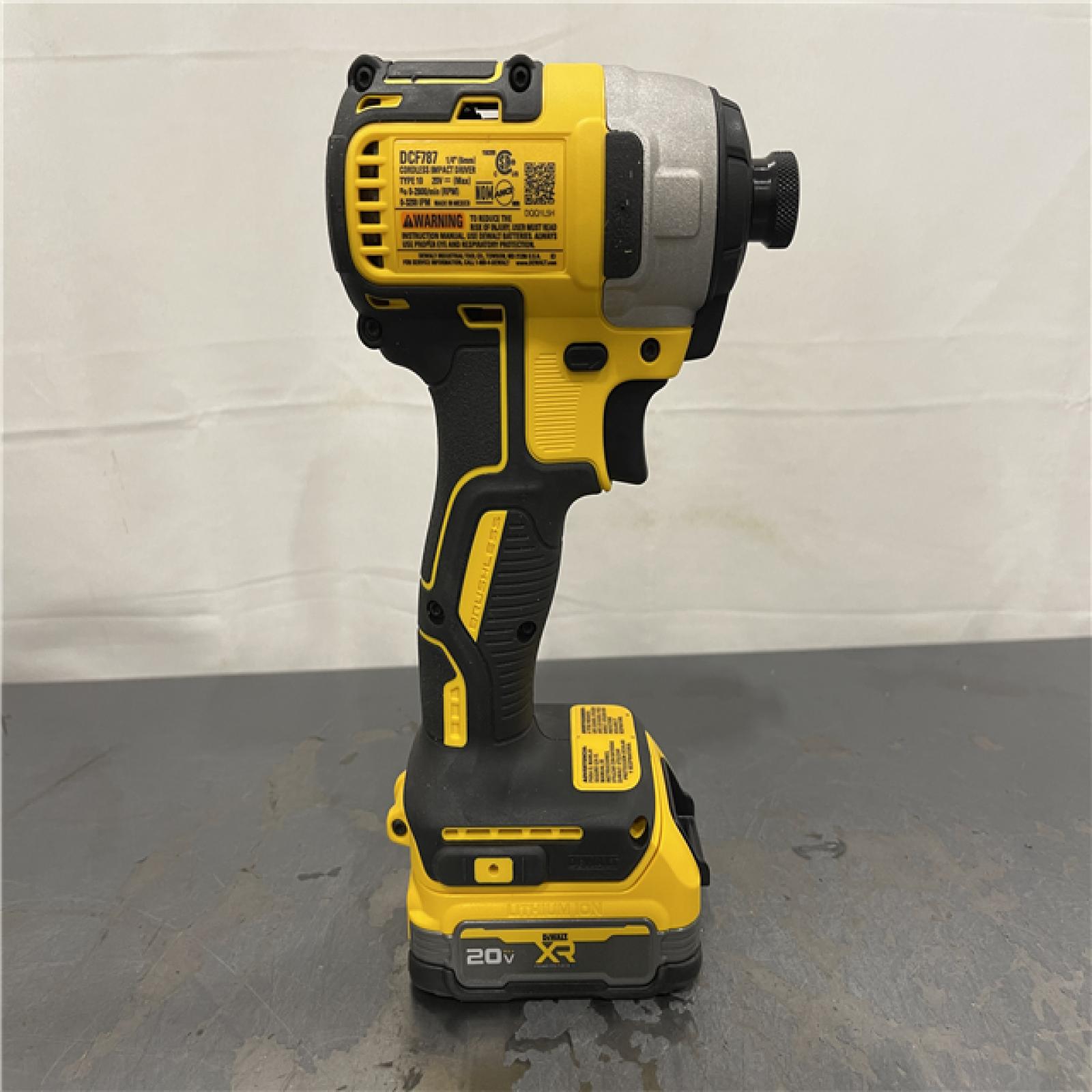 AS-IS - DEWALT 20V MAX Brushless Cordless 1/4 in. Impact Driver Kit