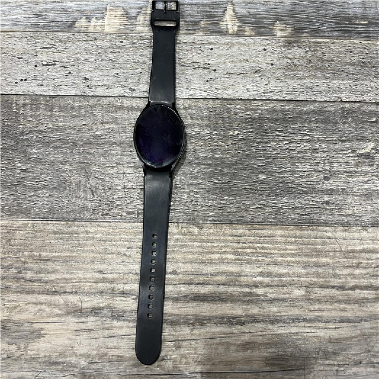 AS-IS SAMSUNG Galaxy Watch 4 44mm Bluetooth - SM-R870