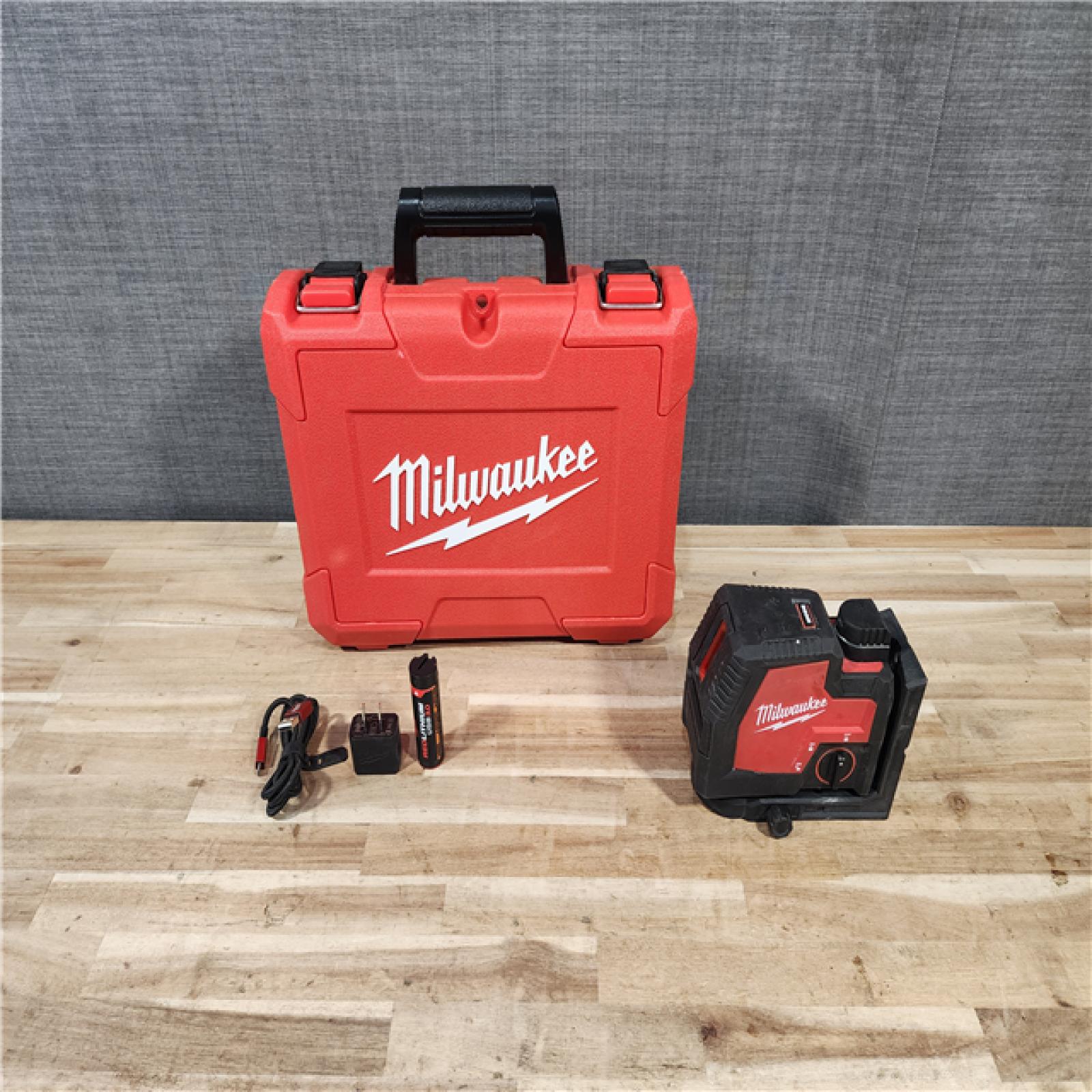 HOUSTON LOCATION - AS-IS Milwaukee Green 100 ft. Cross Line and Plumb Points Rechargeable Laser Level with REDLITHIUM Lithium-Ion USB Battery and Charger