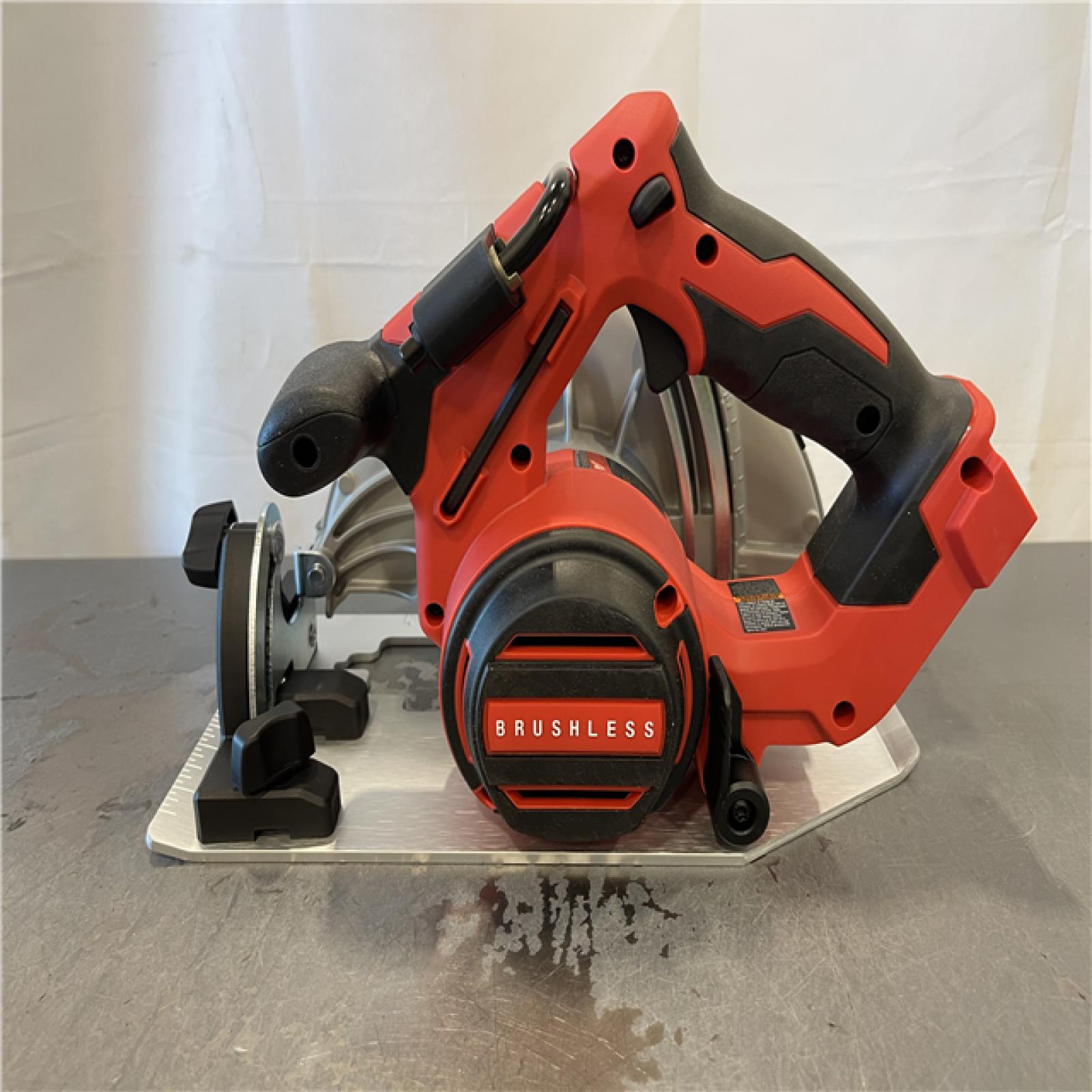 AS-IS - Milwaukee M18 18V Lithium-Ion Brushless Cordless 7-1/4 in. Circular Saw
