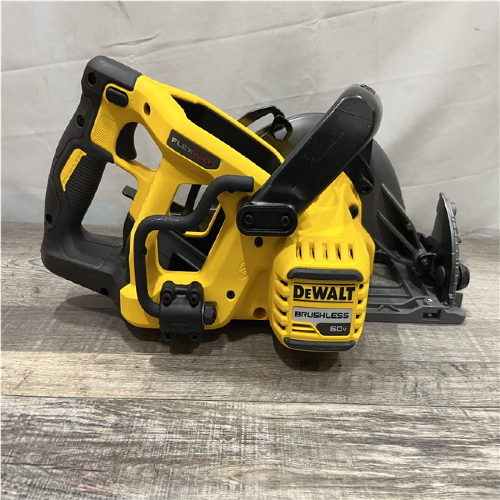 AS-IS DEWALT FLEXVOLT 60V MAX Cordless Brushless 7-1/4 in. Wormdrive Style Circular Saw (Tool Only)