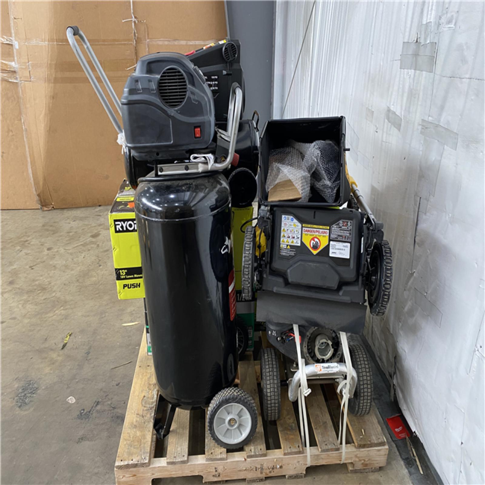 Houston Location - AS-IS Outdoor Pallet