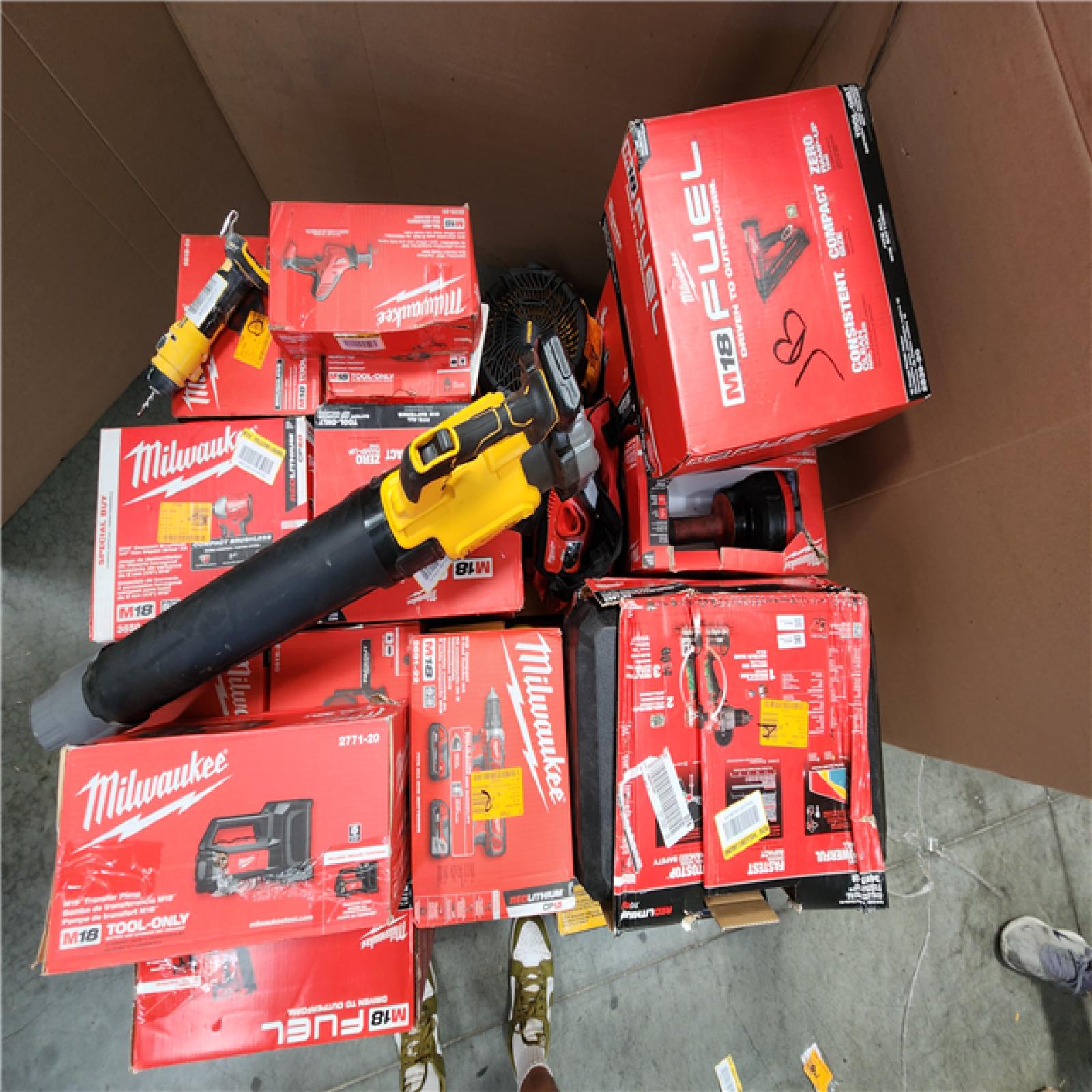 CALIFORNIA AS-IS TOOL PALLET