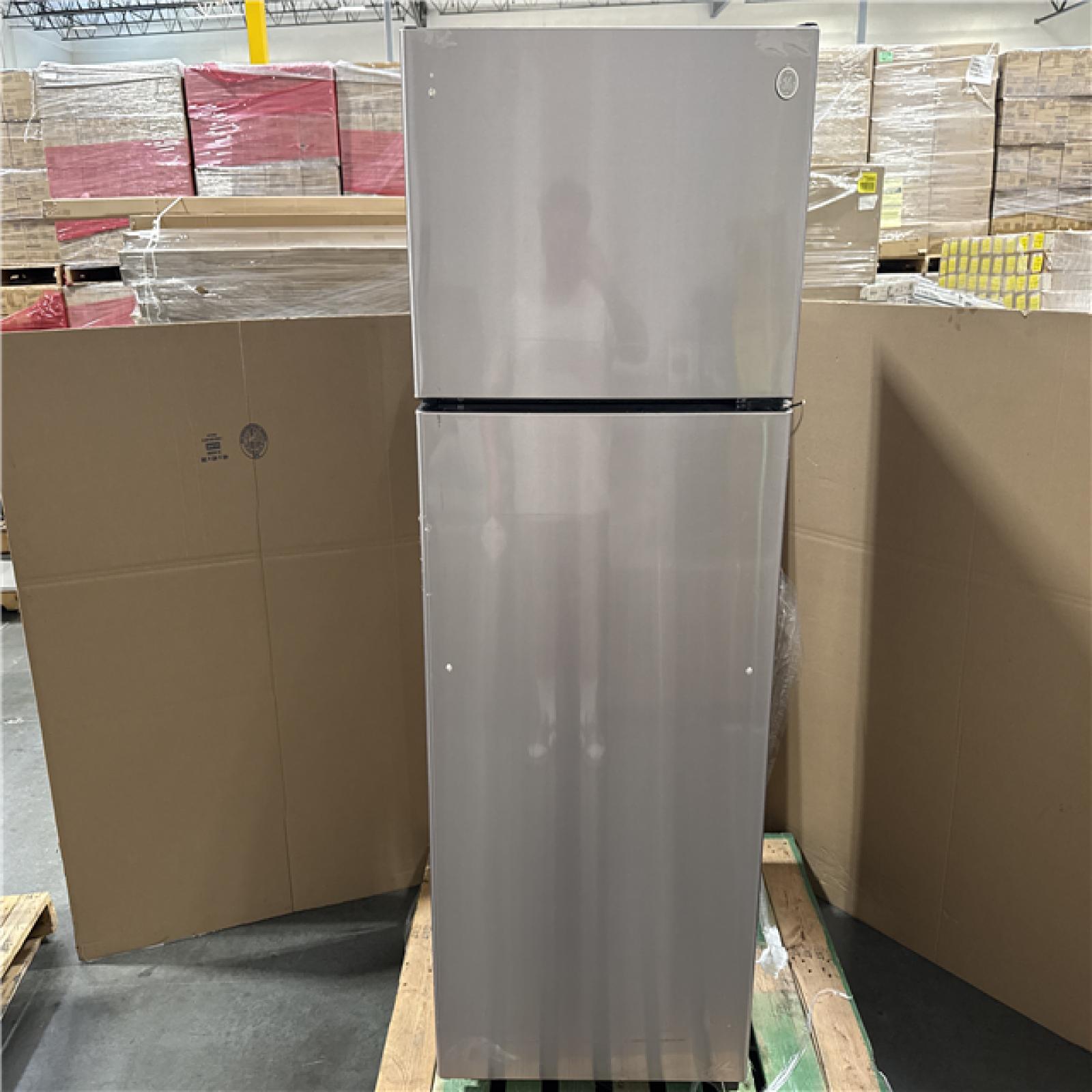 CALIFORNIA LIKE NEW GE REFRIGERATOR HOME IMPROVEMENT PALLET