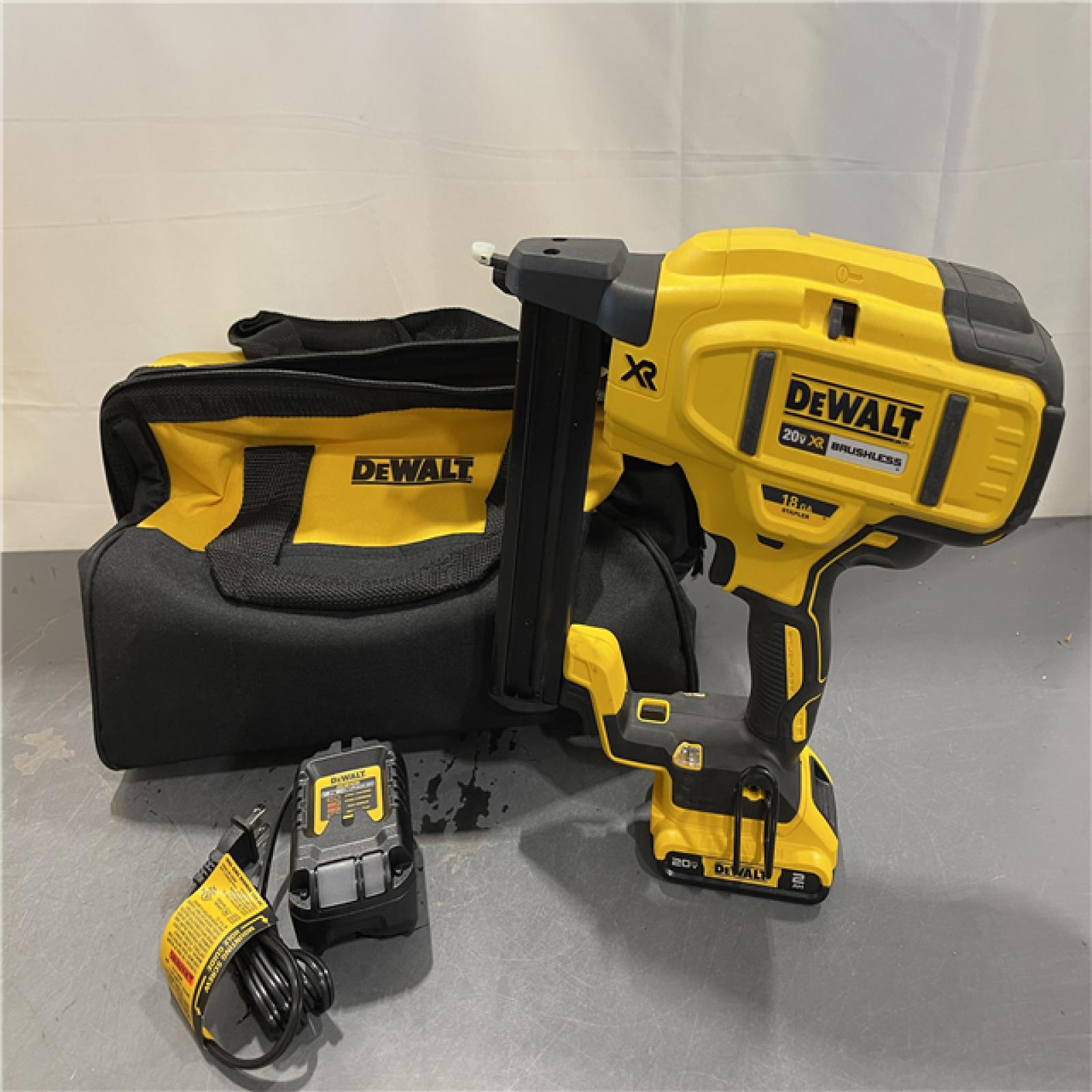 AS-IS - DEWALT 20V MAX XR 18 Gauge Brad Nailer Kit