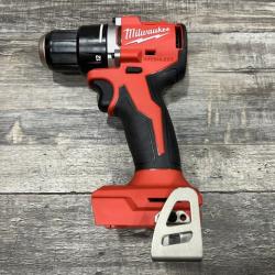 NEW - Milwaukee 18V Lithium-Ion Brushless Cordless 1/2 in. Compact Drill/Driver Kit