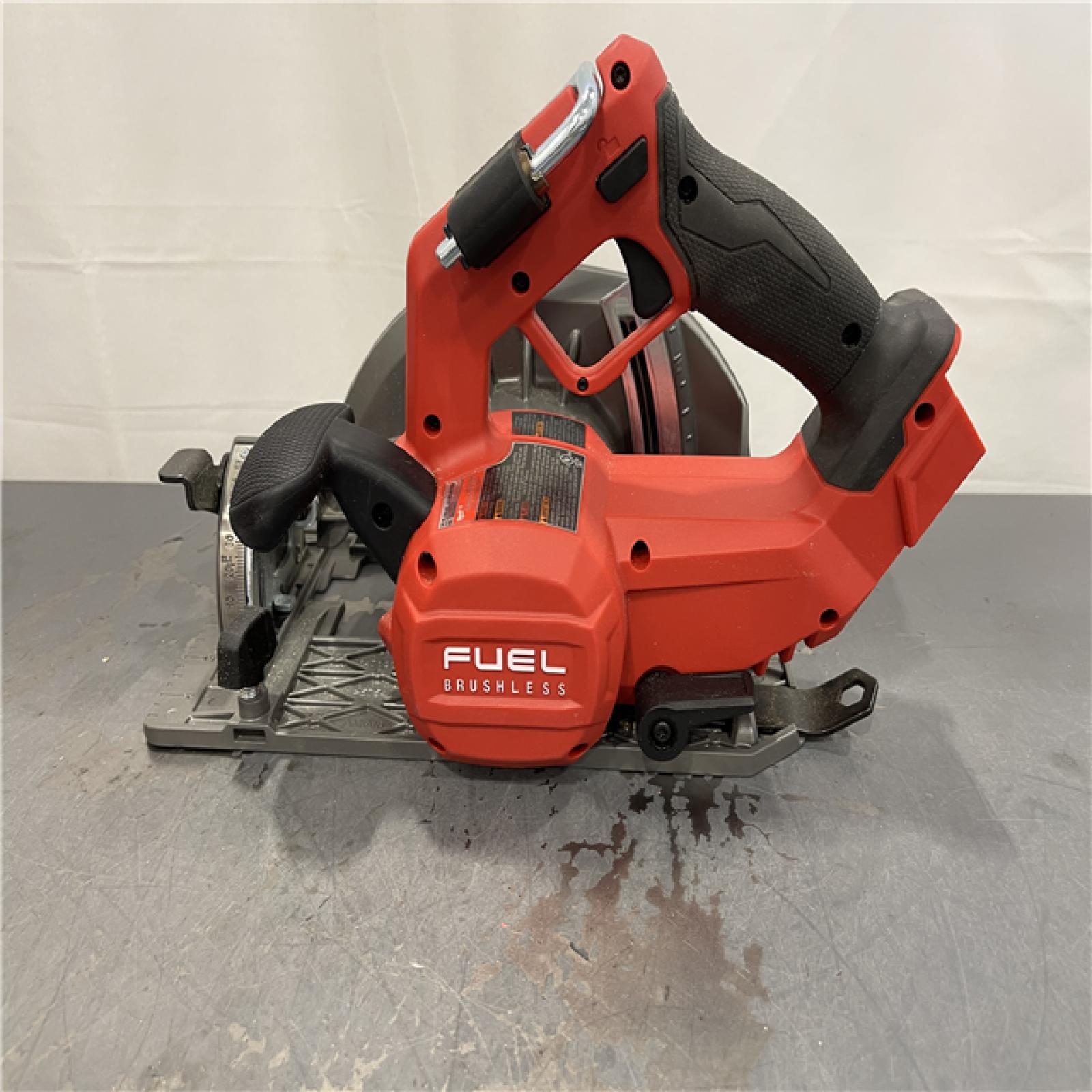 AS-IS - Milwaukee M18 FUEL 7-1/4 Inch Circular Saw