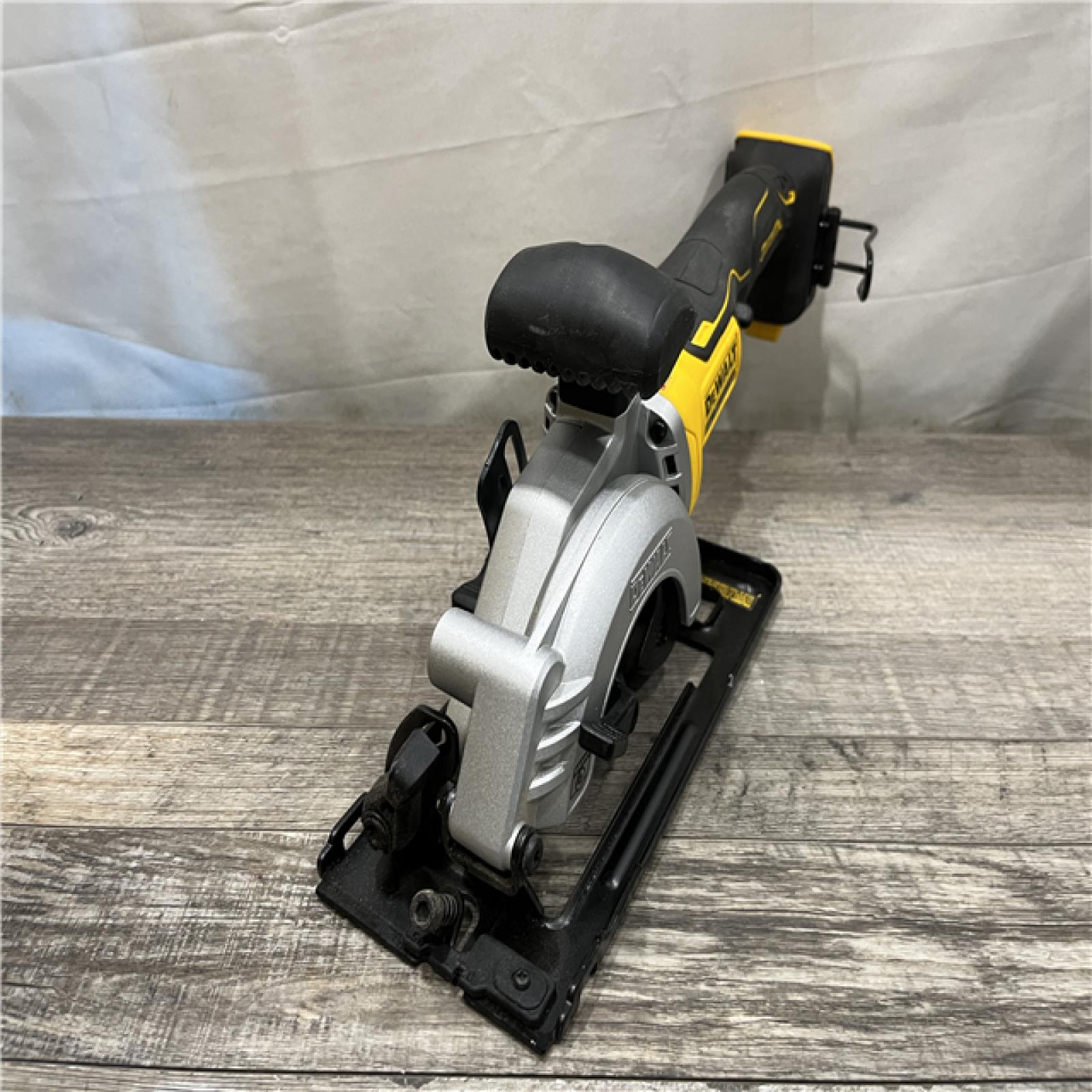 AS-IS DEWALT ATOMIC 20V MAX Cordless Brushless 4-1/2 in. Circular Saw (Tool Only)