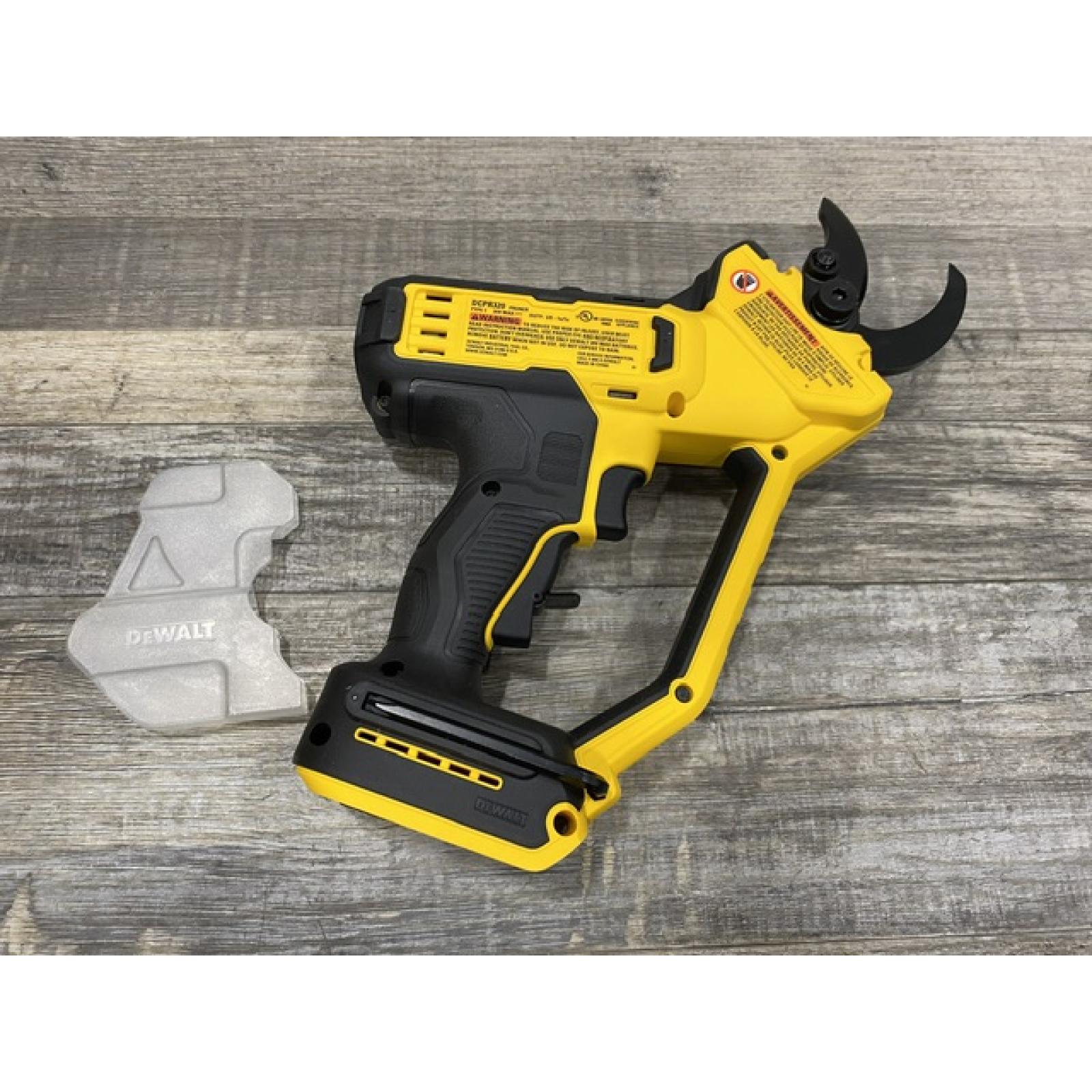 AS-IS DEWALT 20V MAX Cordless Battery Powered Pruner Kit