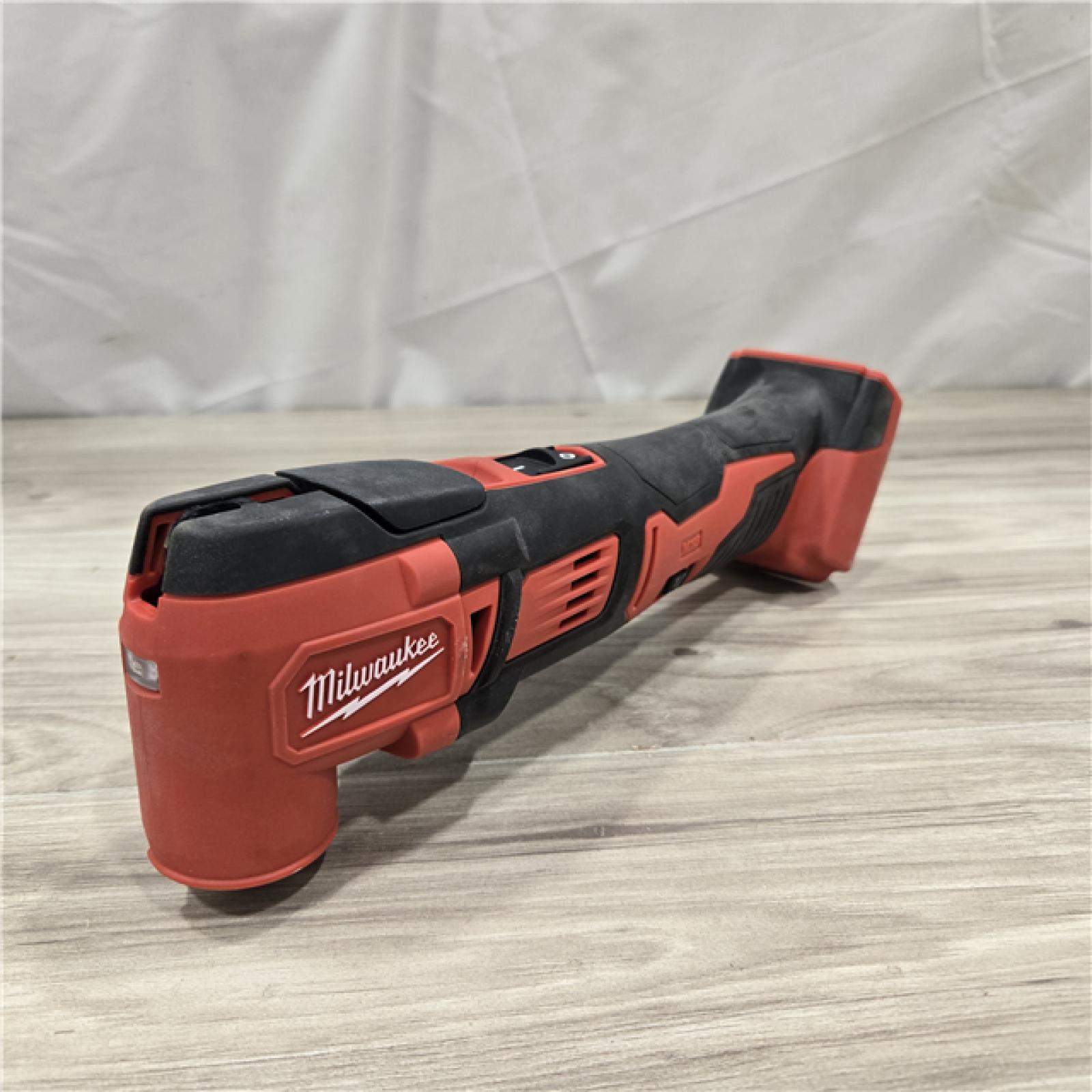AS-IS Milwaukee 2626-20 M18 Lithium-Ion Cordless Multi-Tool (Tool Only)