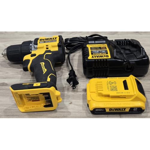 AS-IS DEWALT ATOMIC COMPACT SERIES 20V MAX* Cordless 1/2 Drill/Driver Kit
