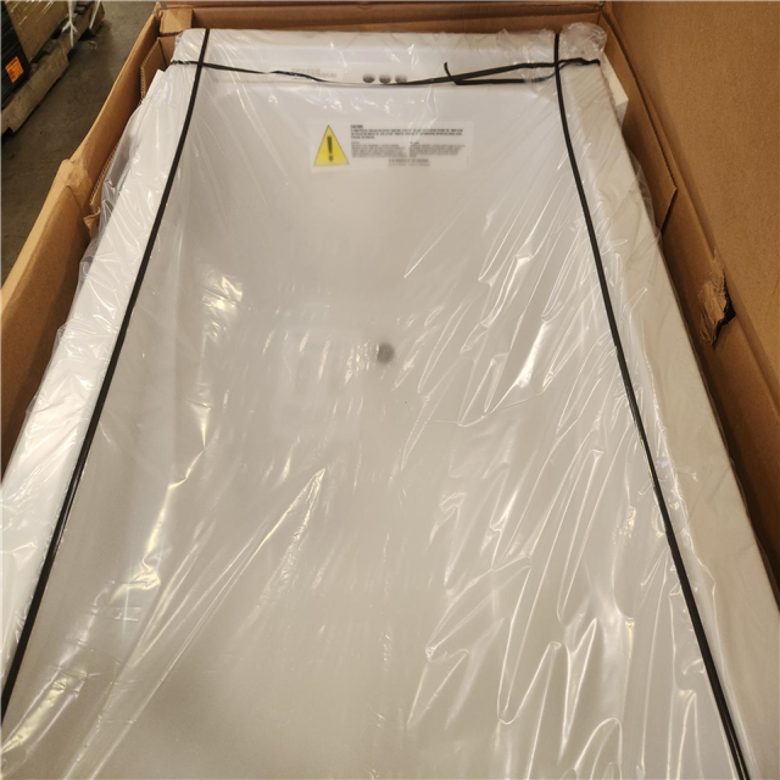 Phoenix NEW American Standard EverClean 60 in. x 36 in. Rectangular Soaking Bathtub with Reversible Hand Drain in White