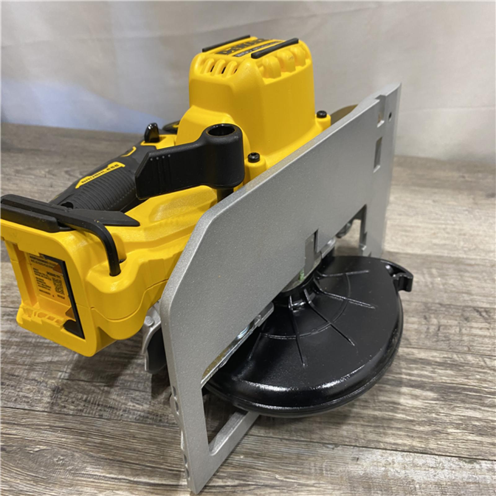 AS-IS DEWALT 20V MAX Cordless Brushless 6-1/2 in. Sidewinder Style Circular Saw (Tool Only)