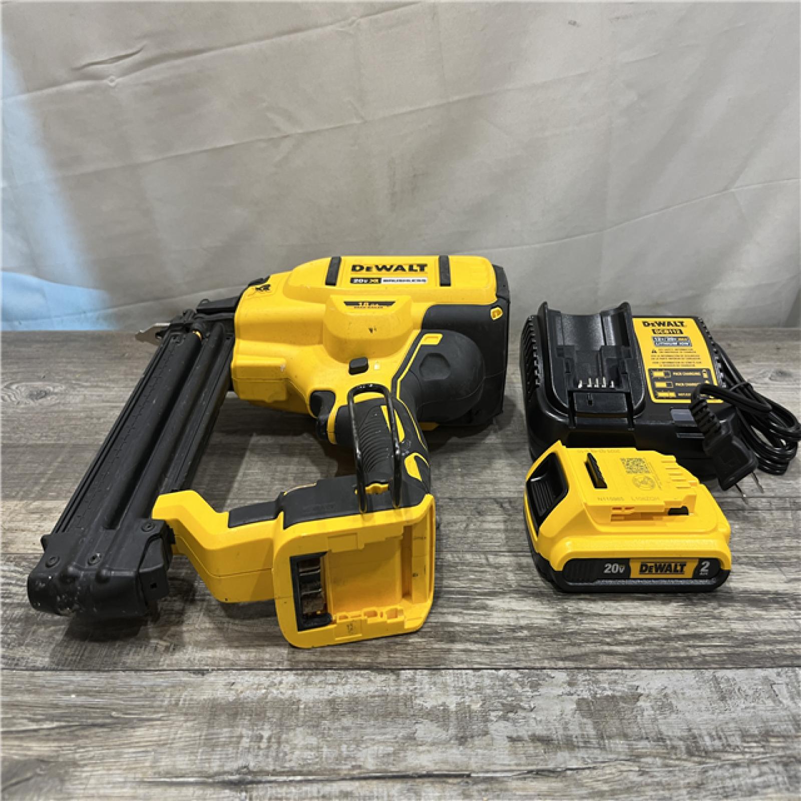 AS-IS DEWALT 20V MAX XR 18 Gauge Brad Nailer Kit