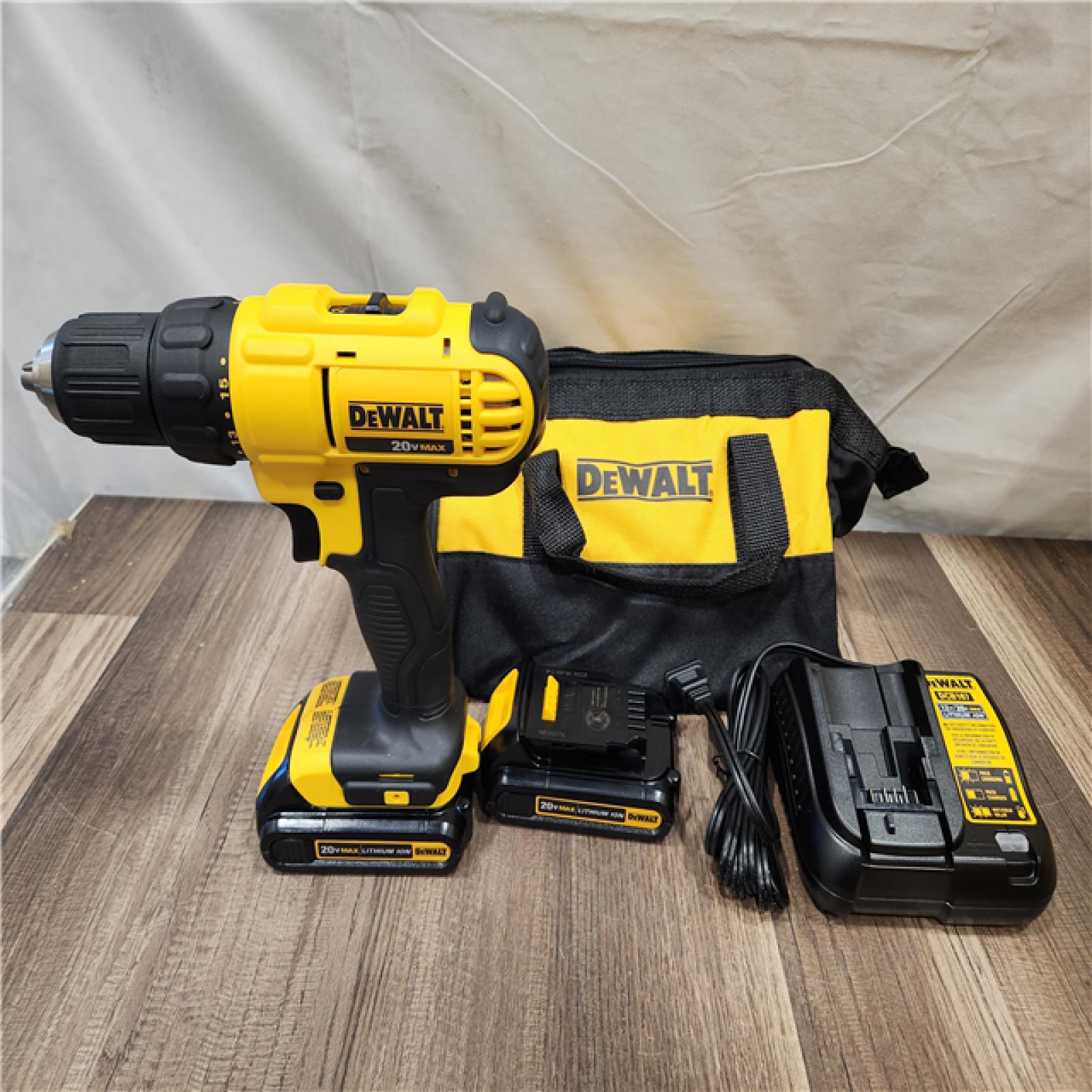 AS-IS- DEWALT 20V MAX Cordless 1/2 in. Drill/Driver Kit (2) 20V 1.5Ah Batteries  Charger and Bag