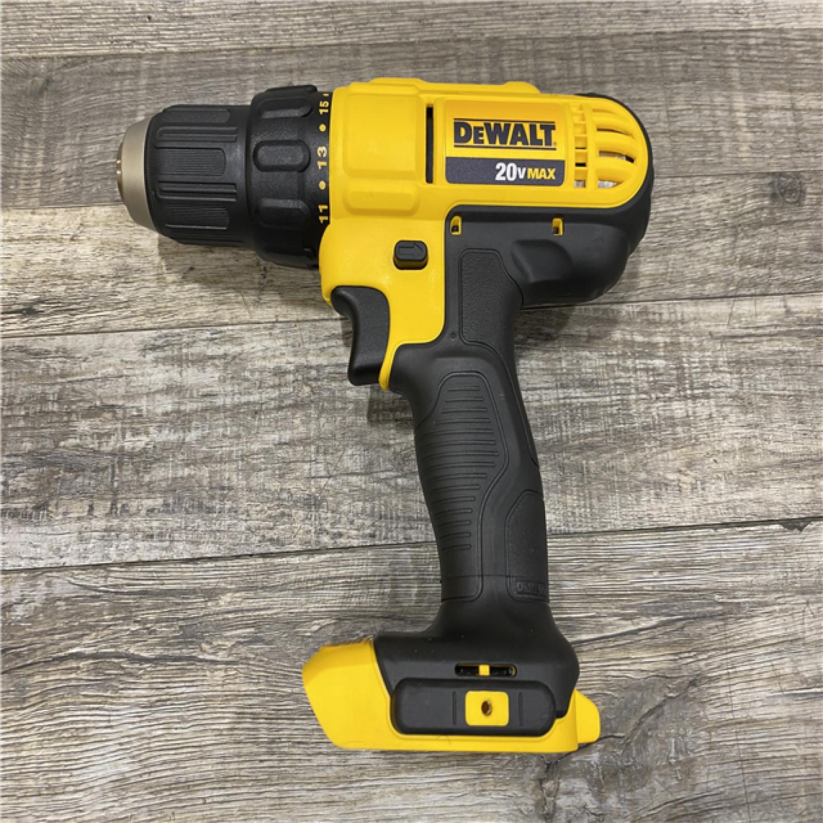 AS-IS DEWALT 20V MAX Cordless 1/2 in. Drill/Driver  (2) 20V 1.3Ah Batteries  Charger and Bag