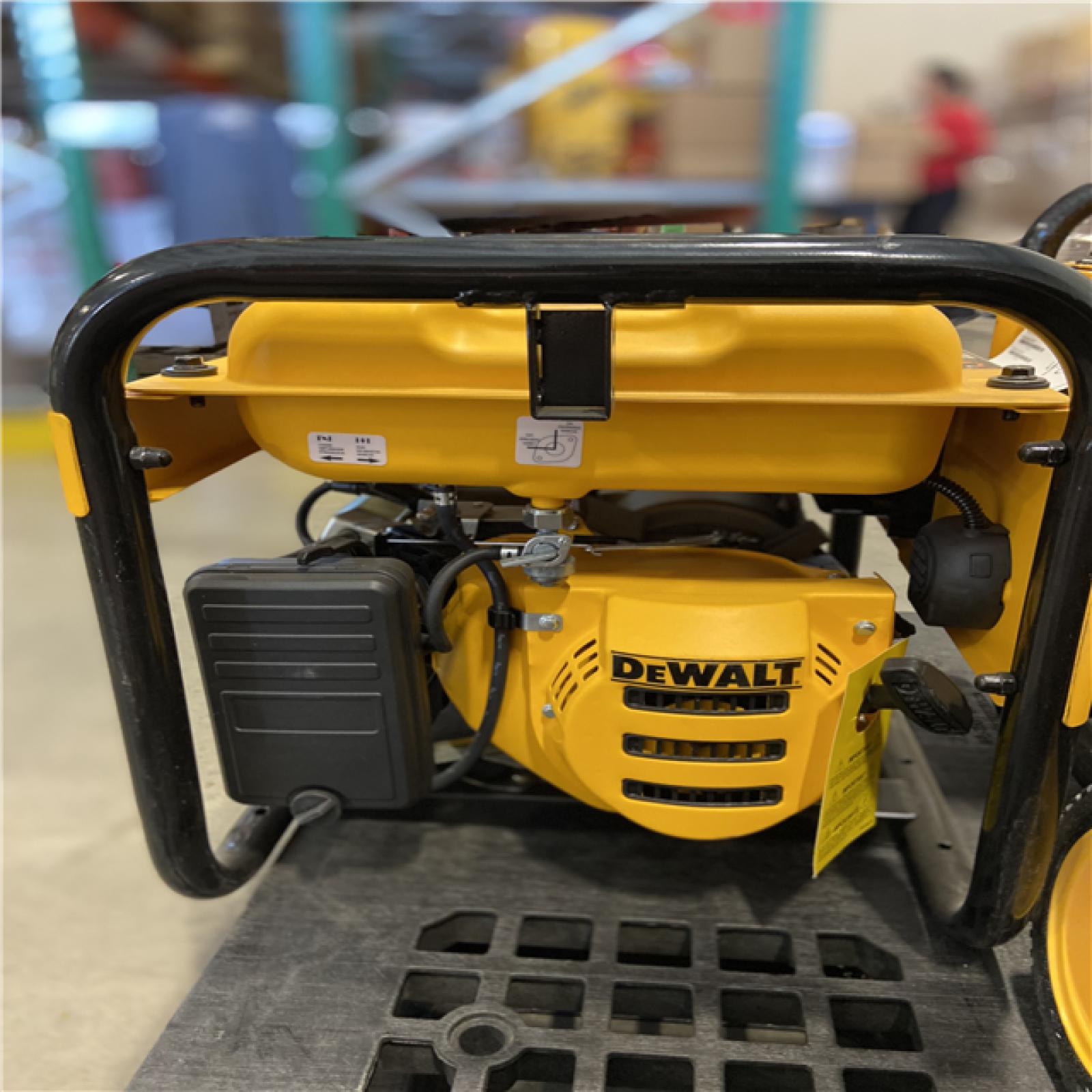 DALLAS LOCATION - DEWALT 4500 / 4000- Watt Gas Powered Portable Generator with Idle Control, Covered Outlets and CO Protect -DXGNR4000