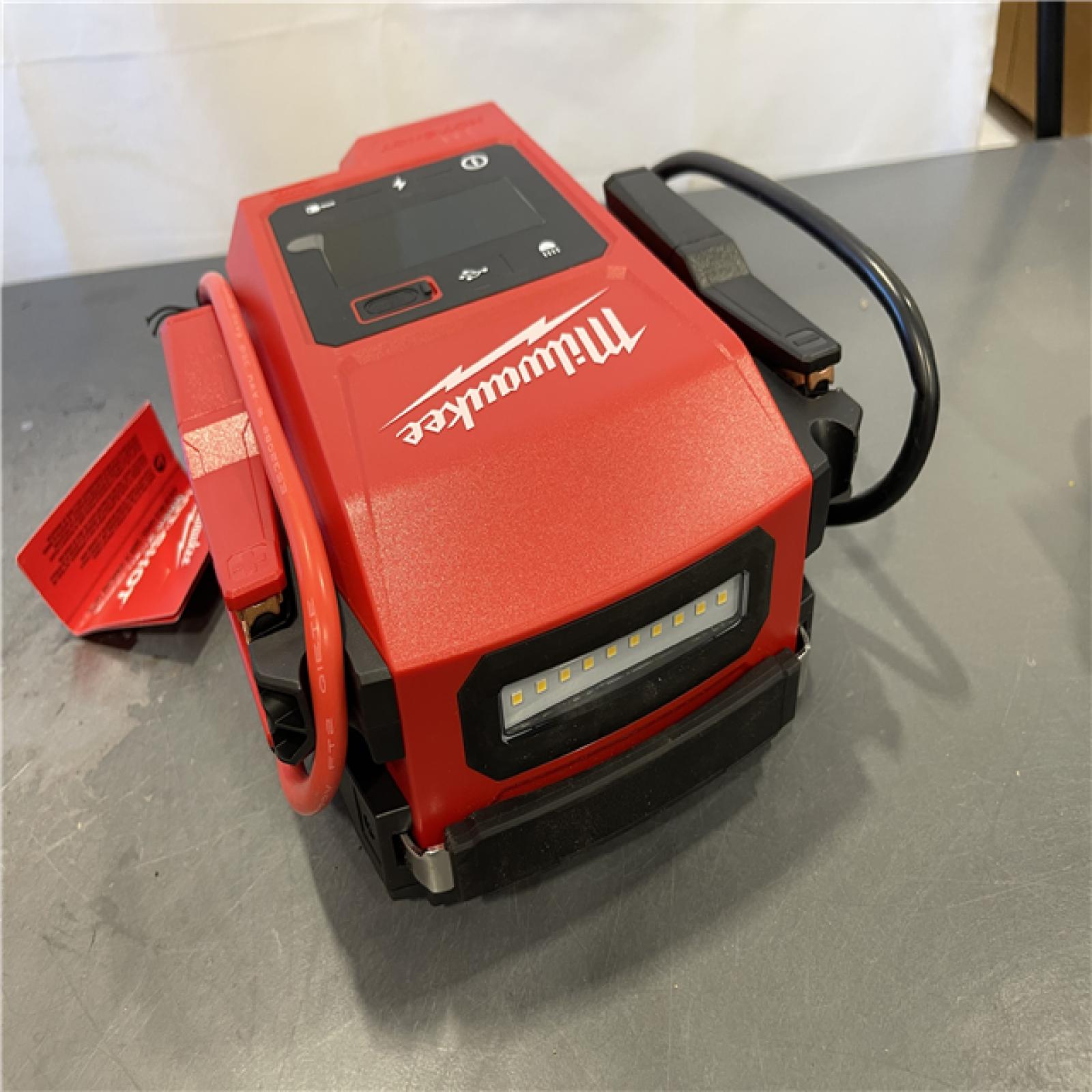 AS-IS - Milwaukee M18 18V Lithium-Ion Cordless 2000 Peak Amp HOTSHOT Jump Starter