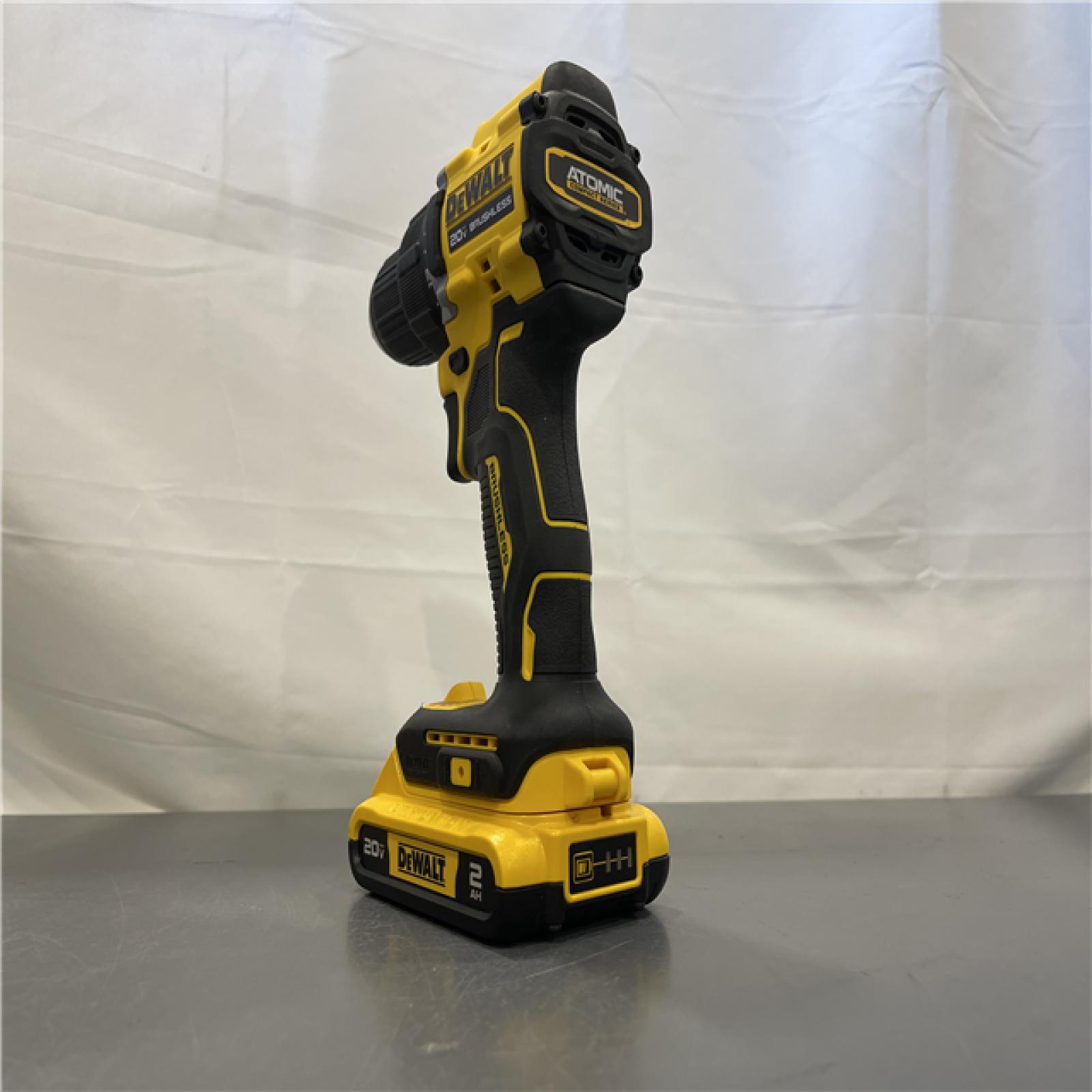 AS-IS - DEWALT ATOMIC COMPACT SERIES 20V MAX* Brushless Cordless 1/2 Drill/Driver Kit