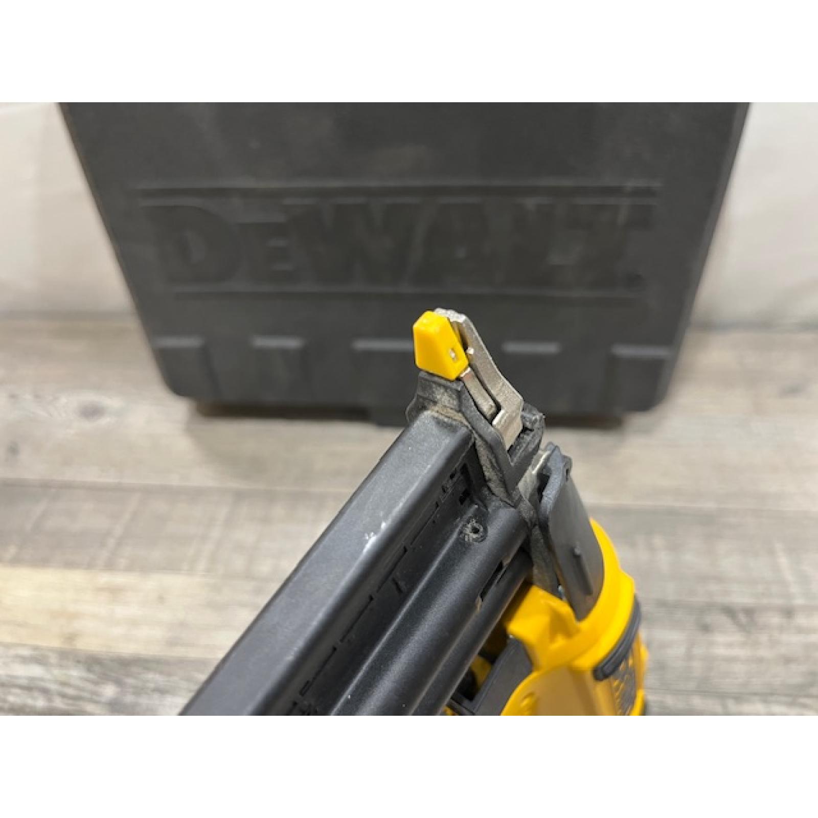 AS-IS DEWALT 18-Gauge Pneumatic Brad Nailer