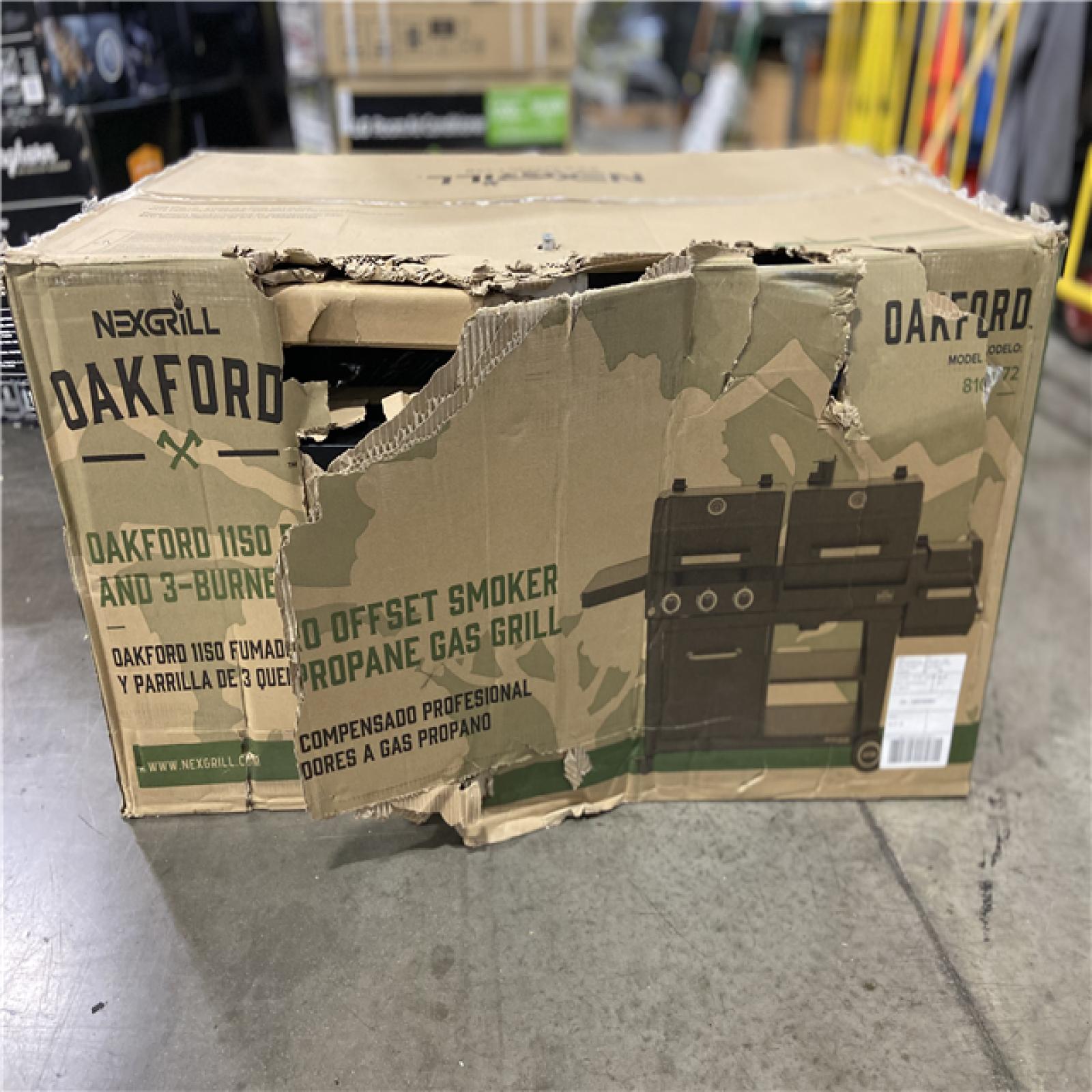 DALLAS LOCATION - Nexgrill Oakford 1150 Pro 3-Burner Propane Gas and Offset Charcoal Smoker Combo Grill in Black
