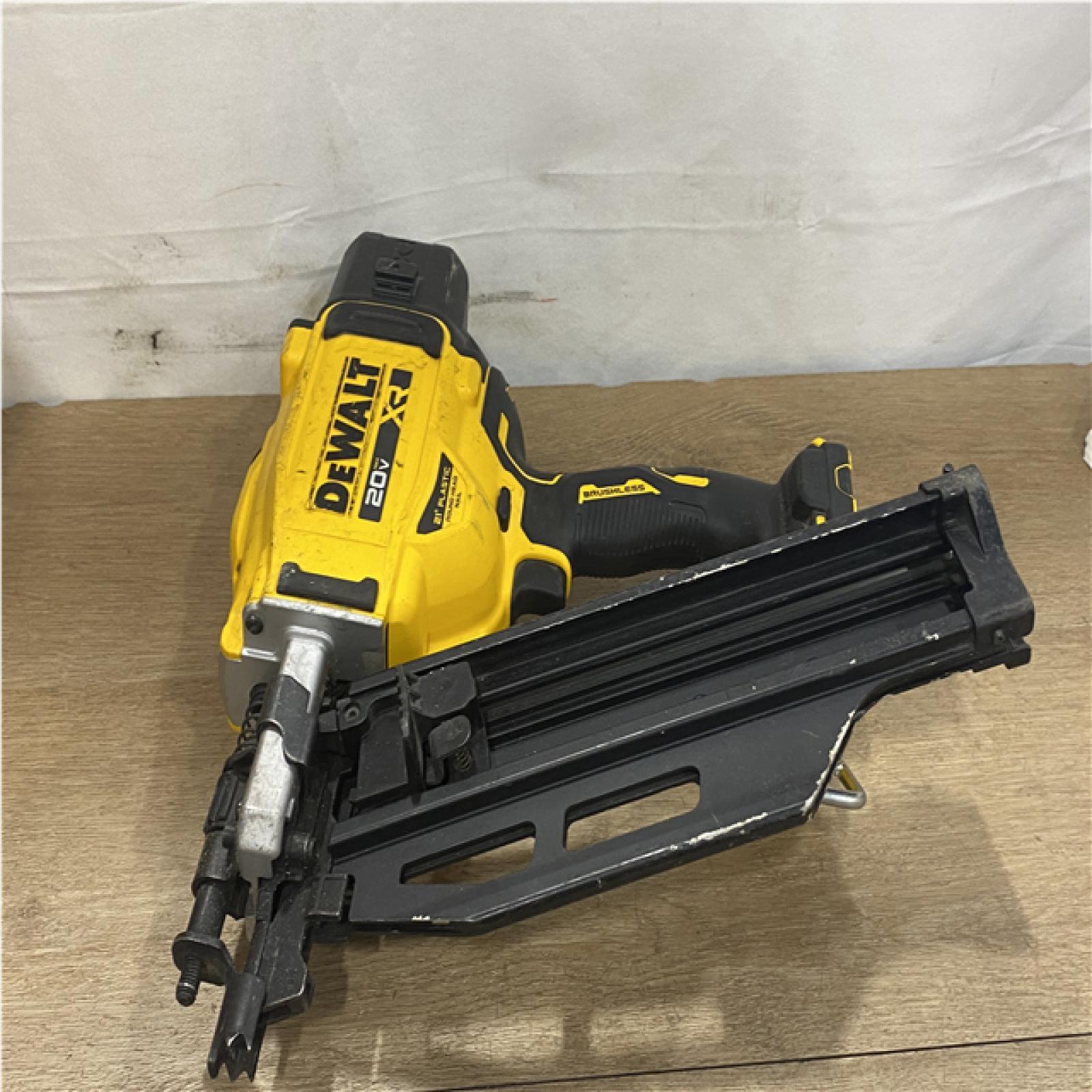 AS-IS DEWALT 20-Volt 21° Cordless Framing Nailer (Tool-Only)