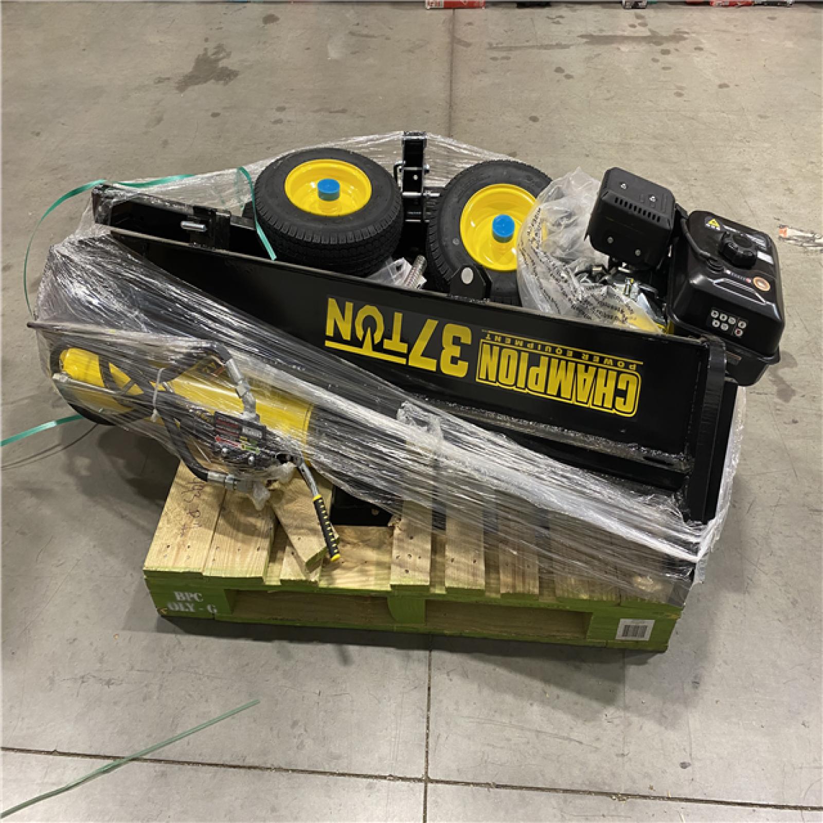 Dallas Location - As-Is Champion Power Equipment 37 Ton 338cc Gas Wood Log Splitter