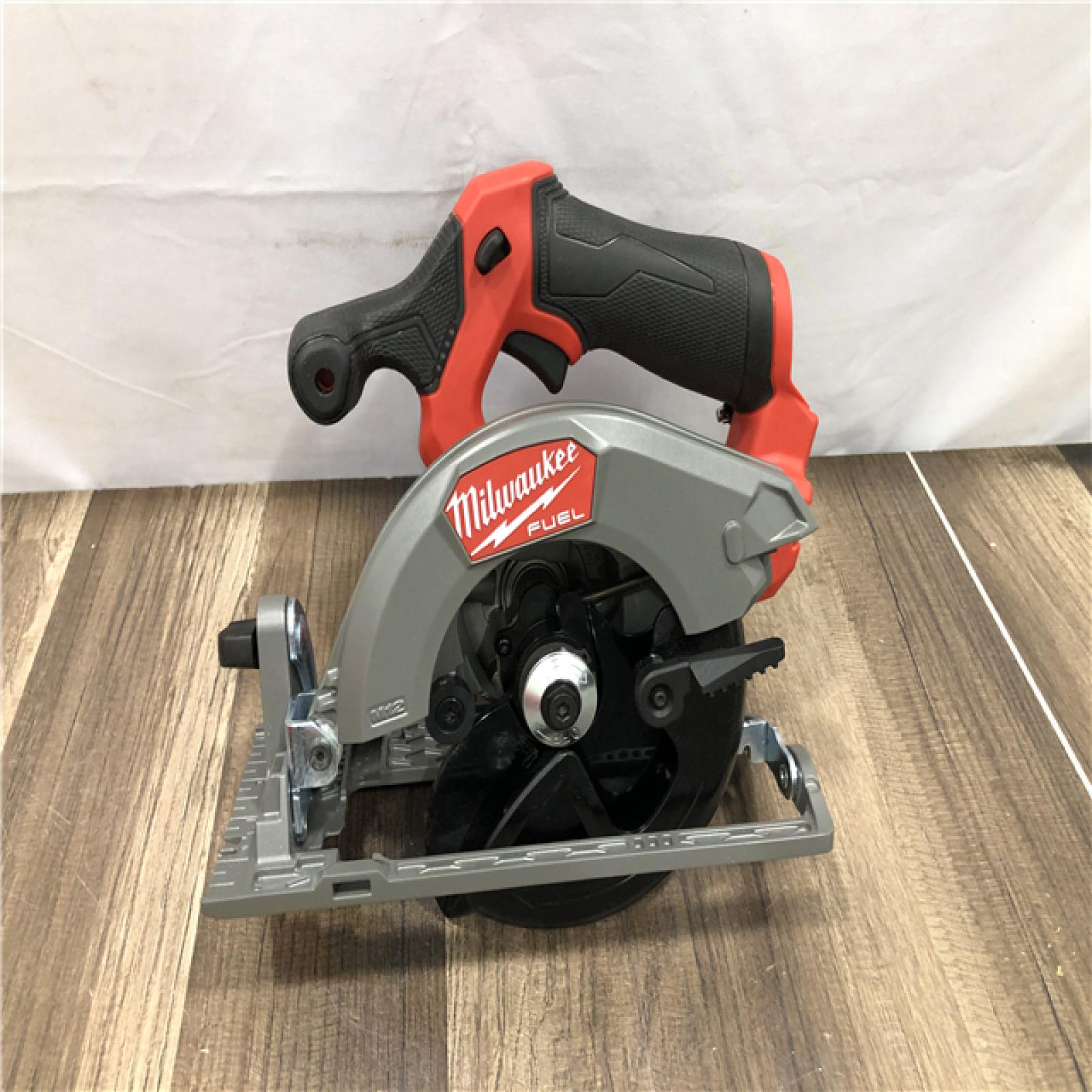 AS-IS Milwaukee  FUEL 12V Lithium-Ion Brushless 5-3/8 in. Cordless Circular Saw (Tool-Only)