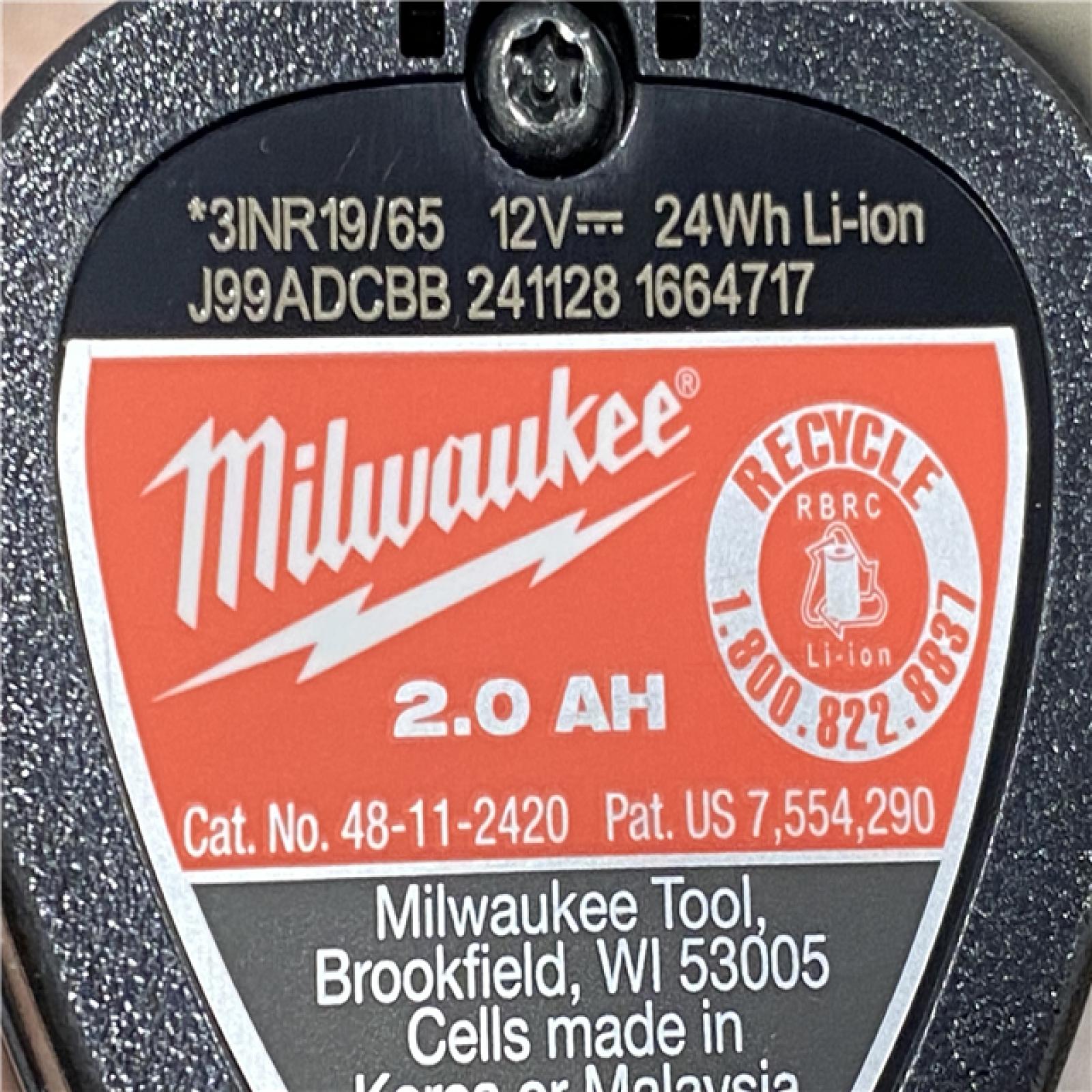 AS-IS Milwaukee Men's Large 12-Volt Lithium-Ion Cordless Axis Black Heated Vest Kit