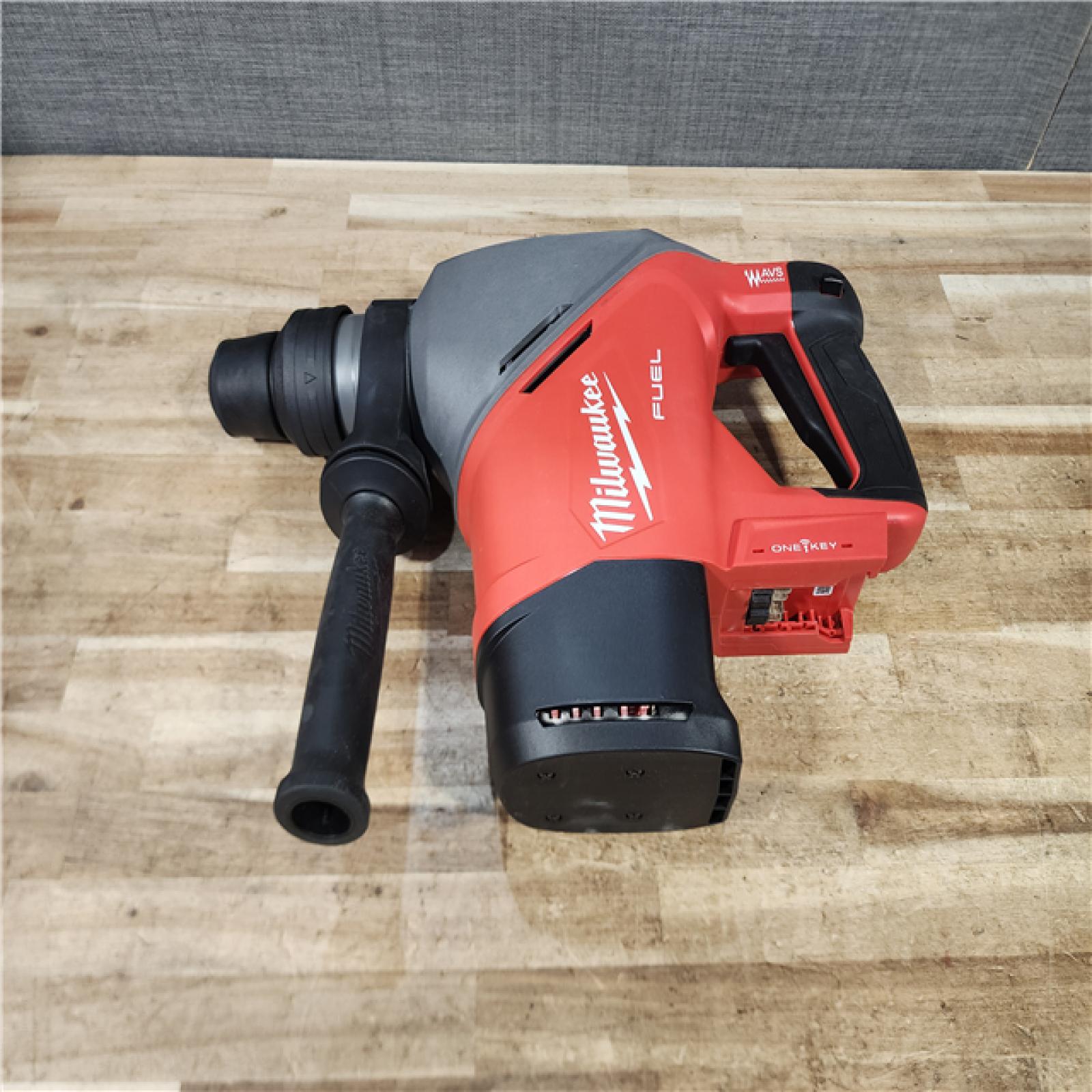 HOUSTON LOCATION - AS - IS M18 FUEL 18V Lithium-Ion Brushless Cordless 1-9/16 in. SDS-Max Rotary Hammer (Tool-Only)