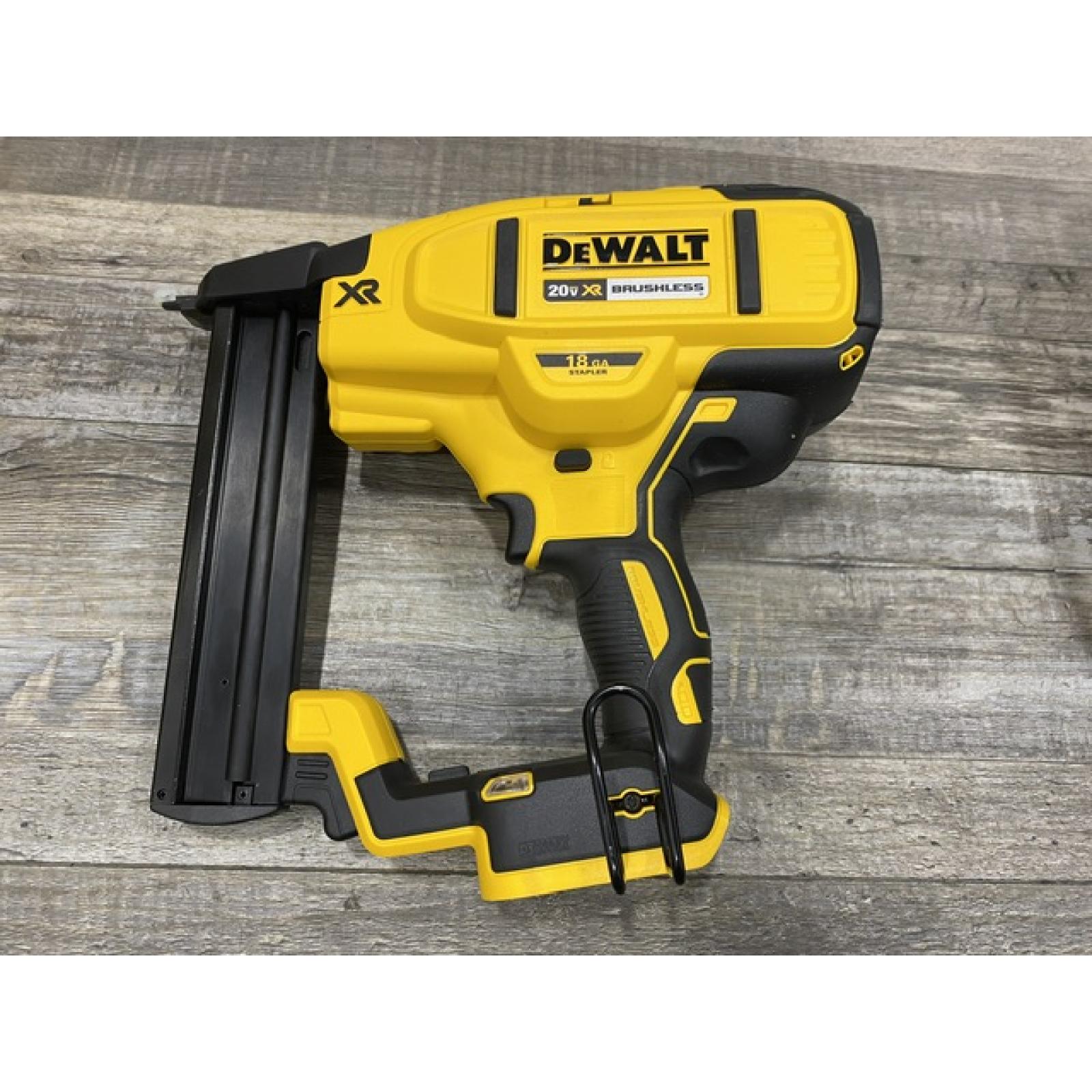 AS-IS DEWALT 20V MAX XR Lithium-Ion Cordless 18-Gauge Narrow Crown Stapler Kit