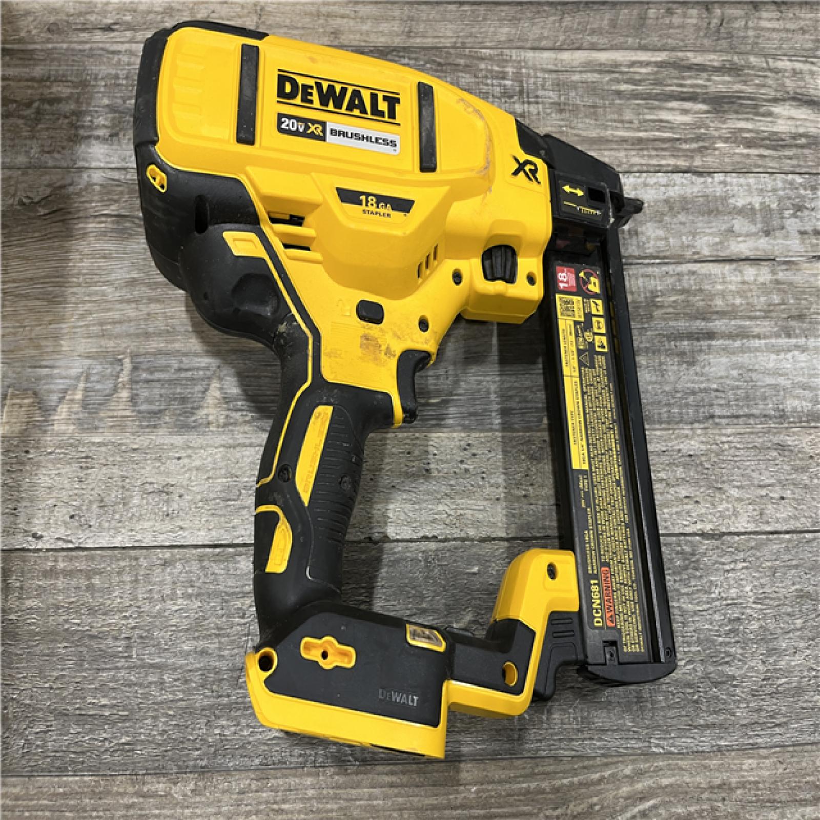 AS-IS DEWALT 20V MAX XR Lithium-Ion Cordless 18-Gauge Narrow Crown Stapler Kit