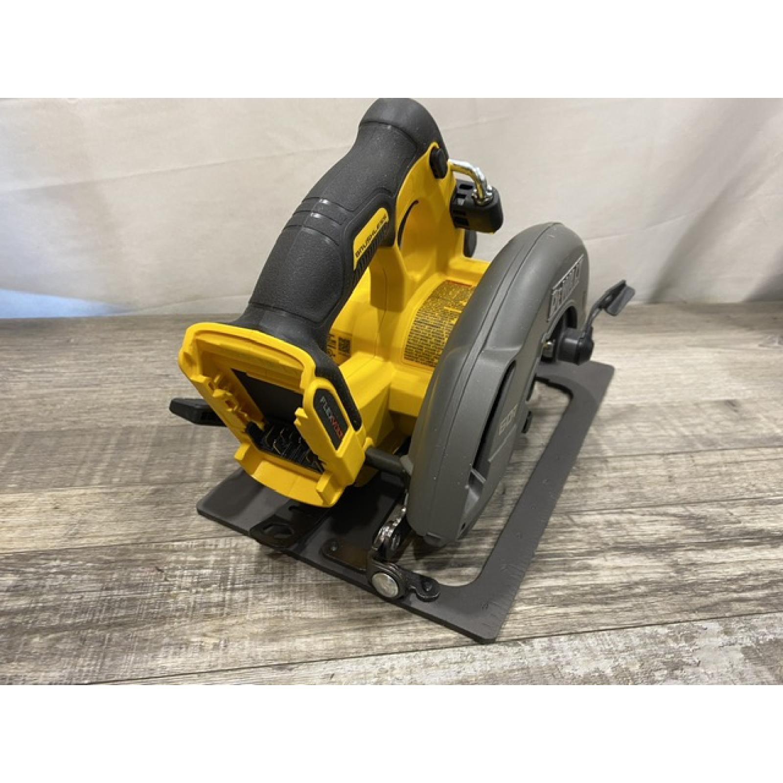 AS-IS DEWALT FLEXVOLT 60V MAX Cordless Brushless 7-1/4 in. Circular Saw with Brake (Tool Only)