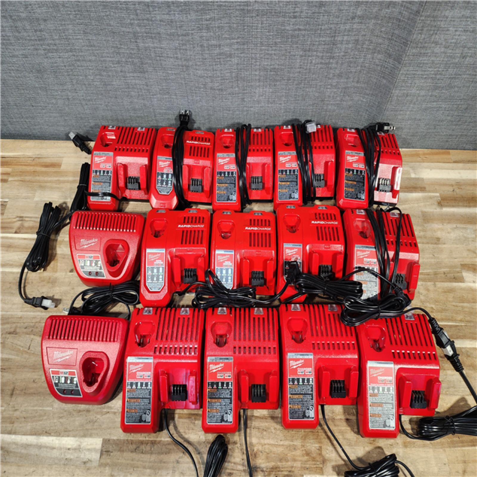 HOUSTON LOCATION - AS-IS MILWAUKEE BATTERY CHARGER PACK QTY - 15
