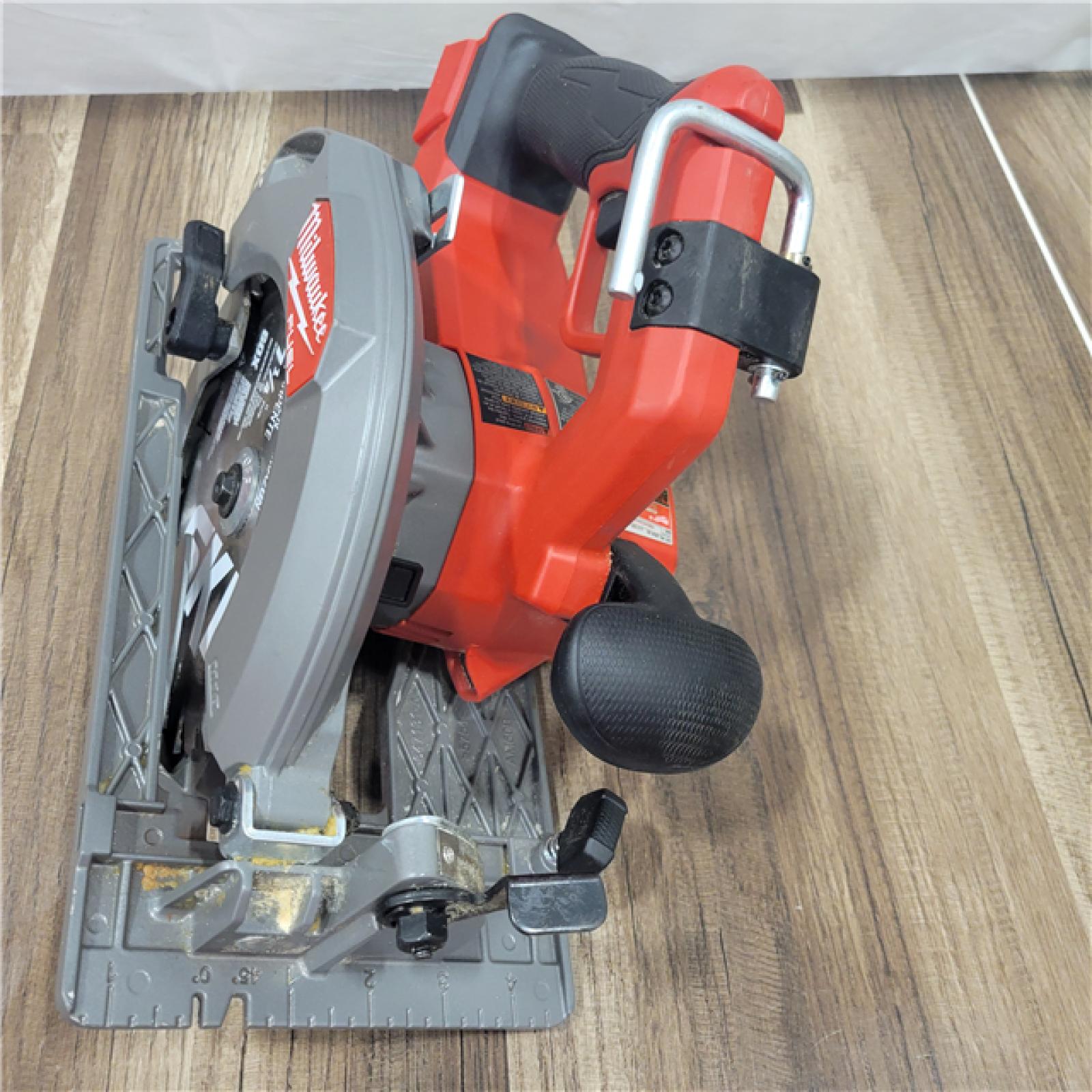 AS-IS Milwaukee Tools M18 FUEL 7-1/4 Circular Saw (Tool Only) 2834-20