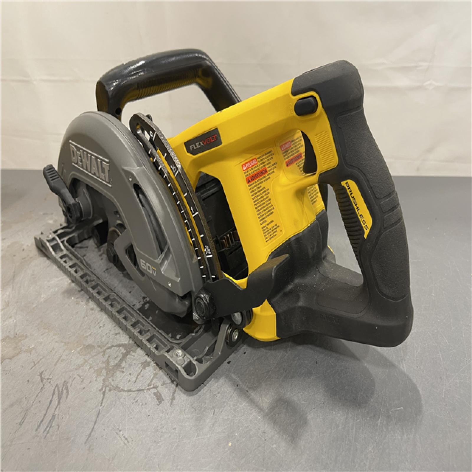 AS-IS - DeWalt FLEXVOLT 60V MAX Cordless Brushless 7-1/4 in. Wormdrive Style Circular Saw