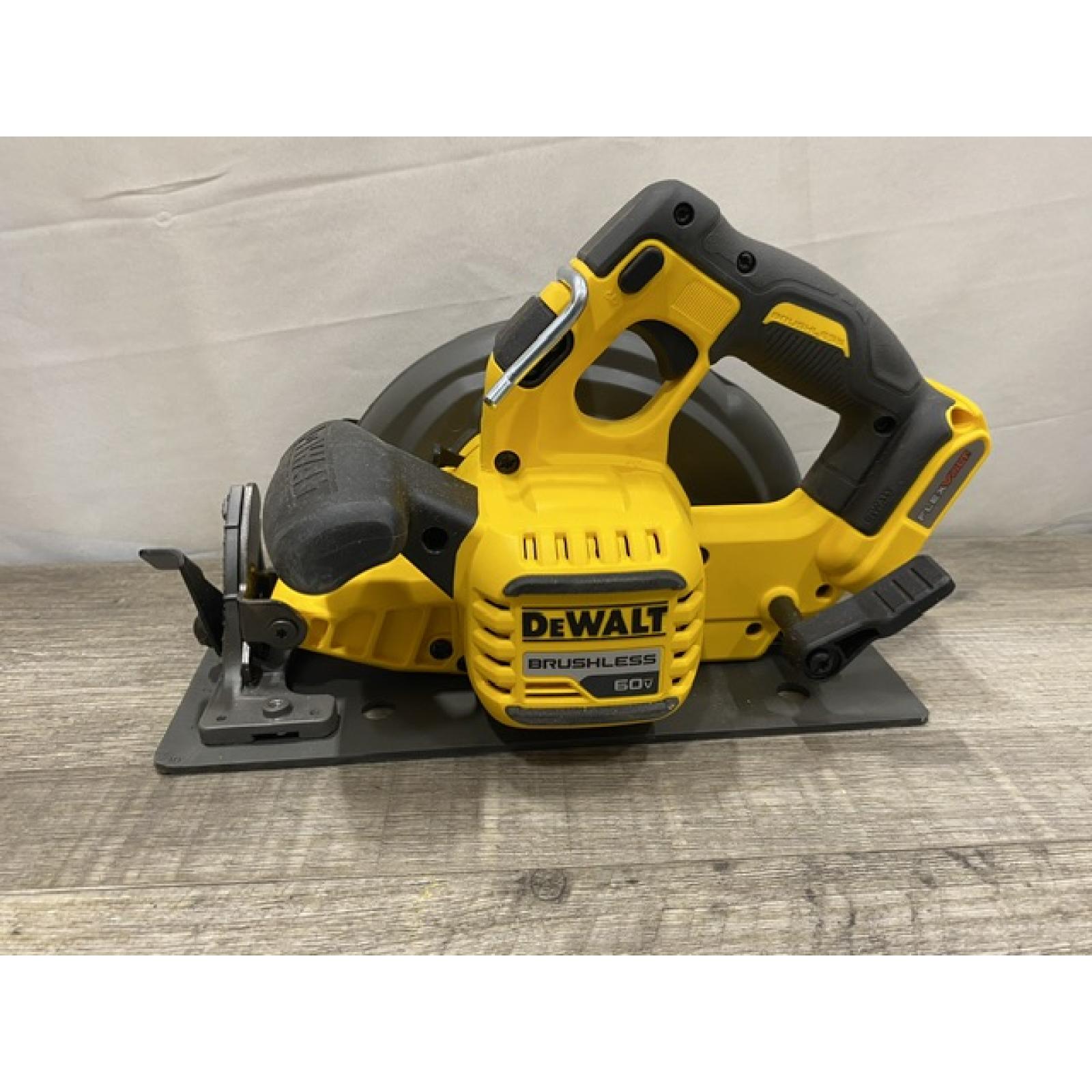 AS-IS DEWALT FLEXVOLT 60V MAX Cordless Brushless 7-1/4 in. Circular Saw with Brake (Tool Only)