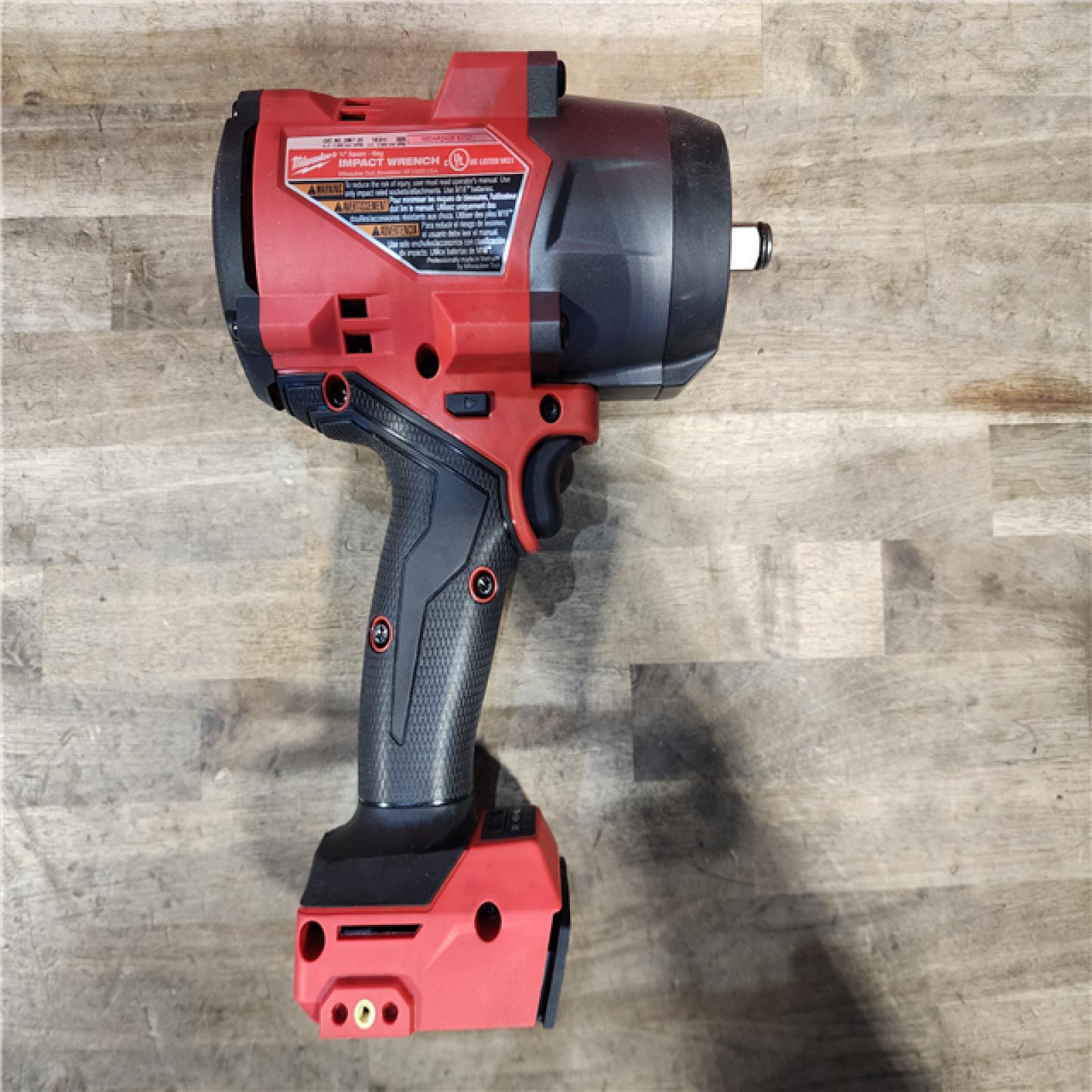HOUSTON LOCATION - AS-IS Milwaukee M18 1/2 in. Cordless Brushless High Torque Impact Wrench Kit (Battery & Charger)