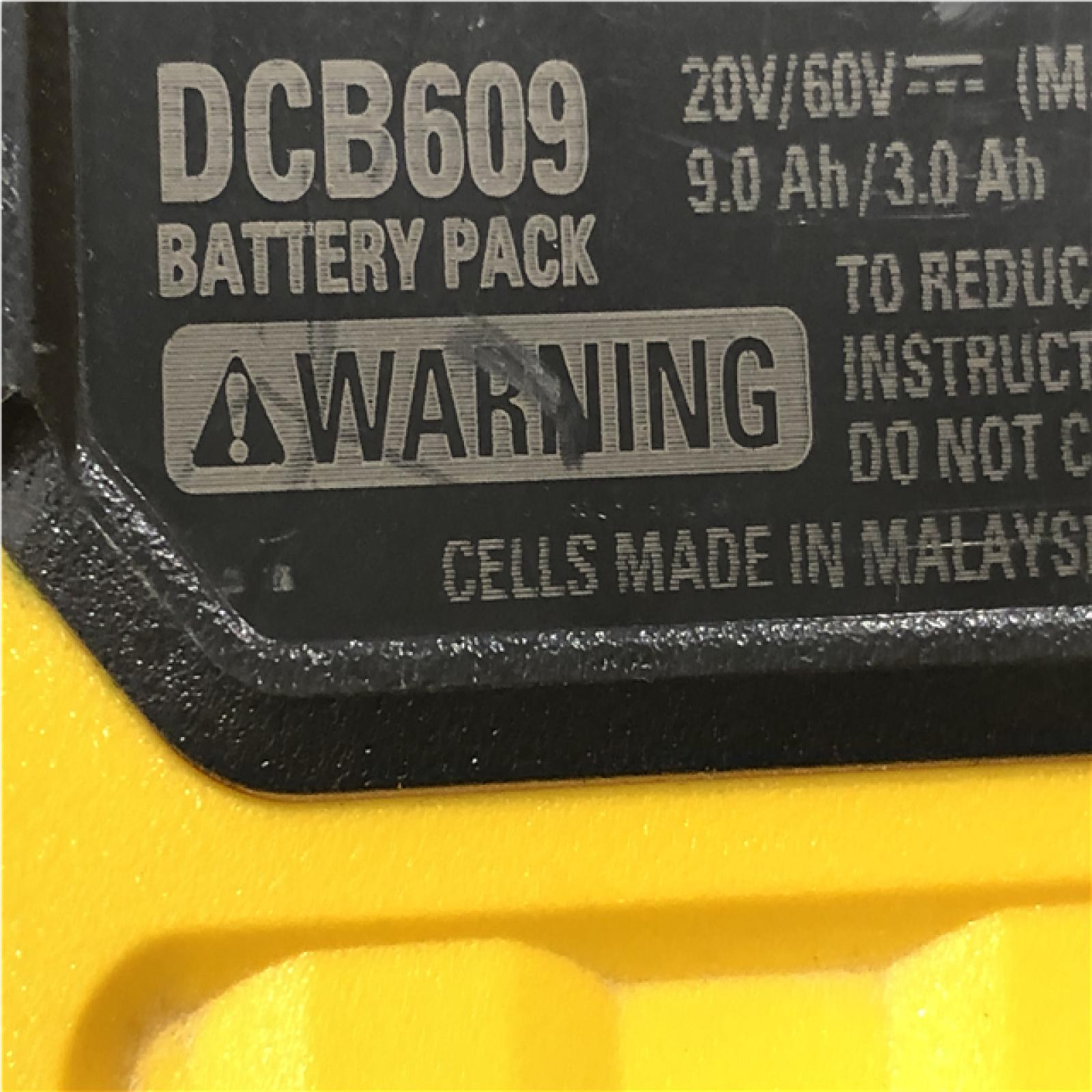 AS-IS DEWALT 20V/60V MAX FLEXVOLT Lithium-Ion 9.0Ah Battery and Charger Starter Kit