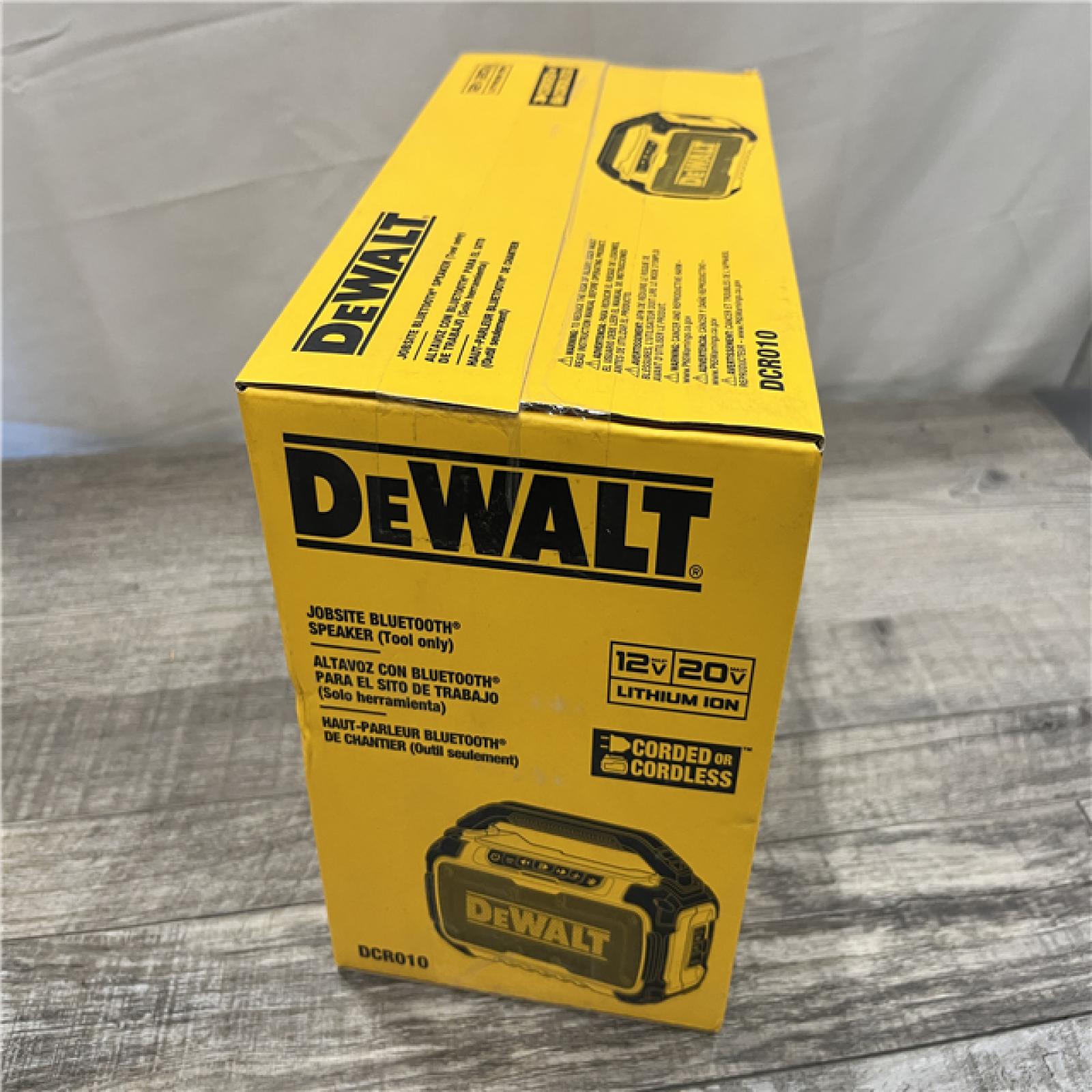 NEW - DEWALT 20V MAX Cordless Bluetooth Speaker (Tool Only)