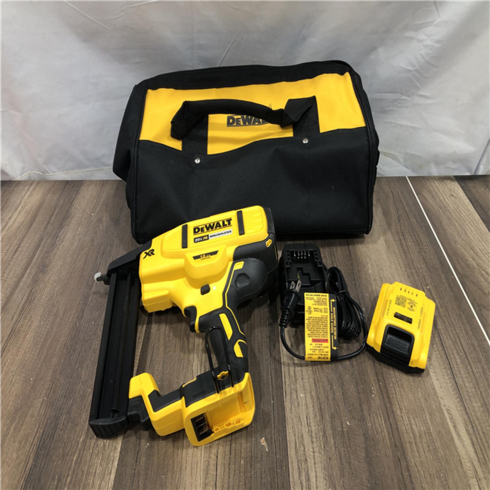 AS-IS DEWALT 20V MAX XR Lithium-Ion Cordless 18-Gauge Narrow Crown Stapler Kit