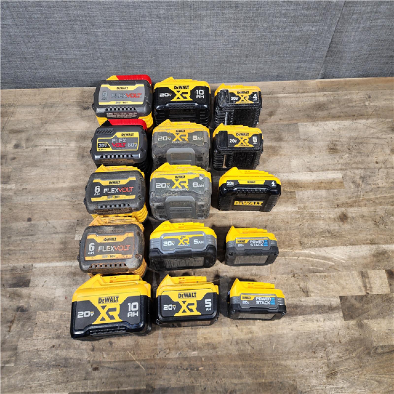 HOUSTON LOCATION - AS-IS DEWALT BATTERY PACK QTY - 15