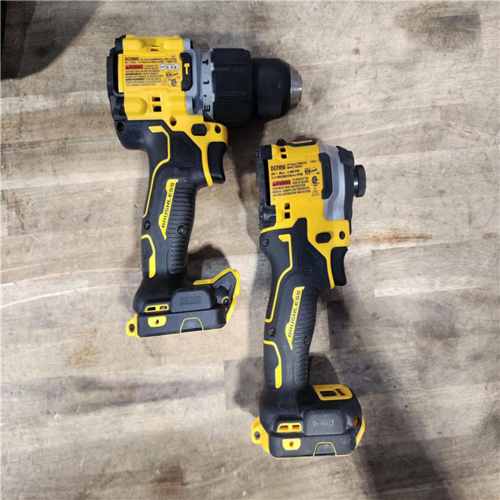 HOUSTON LOCATION - AS-IS DEWALT 2 TOOL COMBO KIT W/ (2) BATTERY & CHARGER