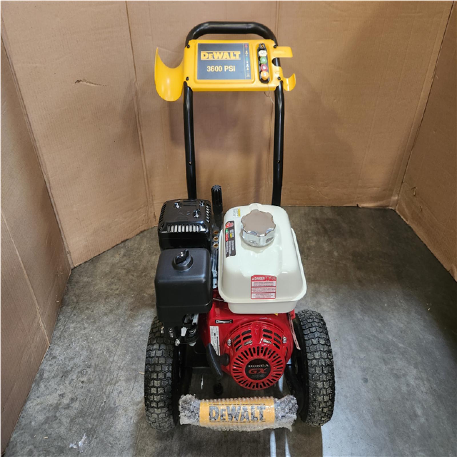 Phoenix NEW DEWALT 3600 PSI 2.5 GPM Cold Water Gas Professional Pressure Washer with HONDA GX200 Engine