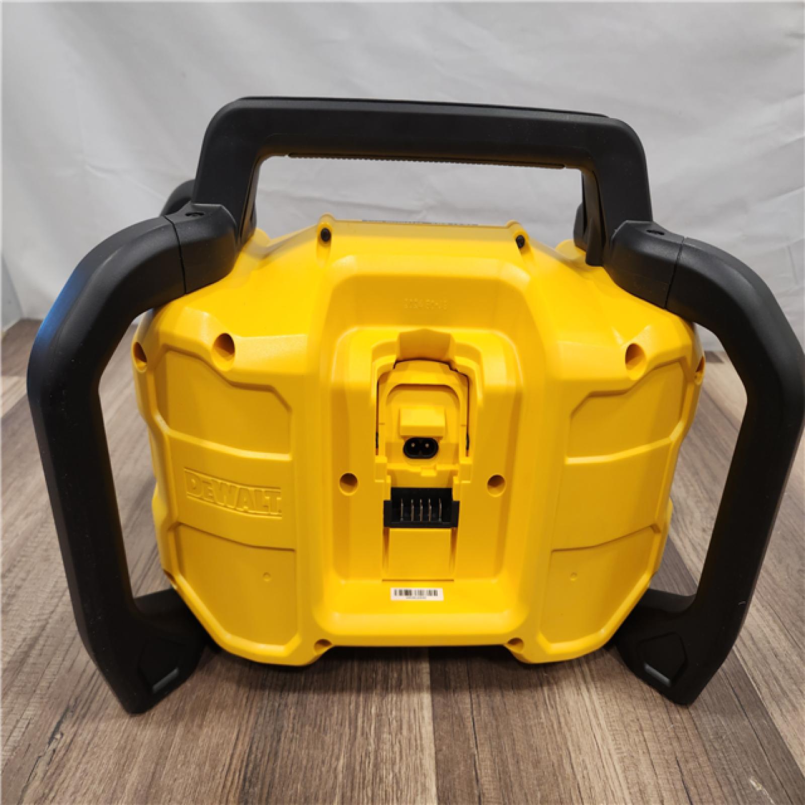 LIKE NEW! - 20V MAX Compact Cordless Bluetooth Radio (Tool Only)