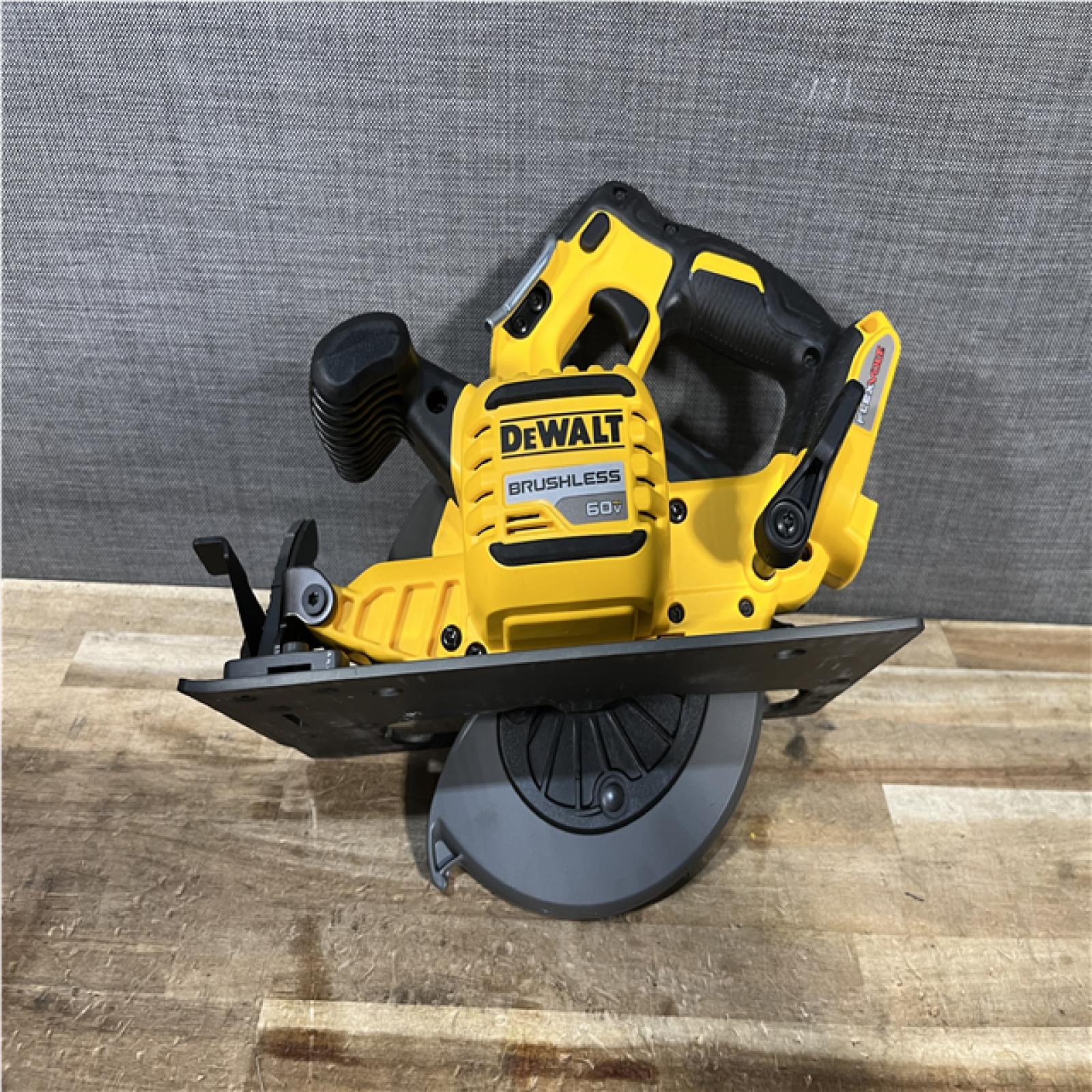 Houston Location AS-IS DEWALT ATOMIC 20V MAX Cordless Brushless Compact 1-3/4 in. Bandsaw (Tool Only)